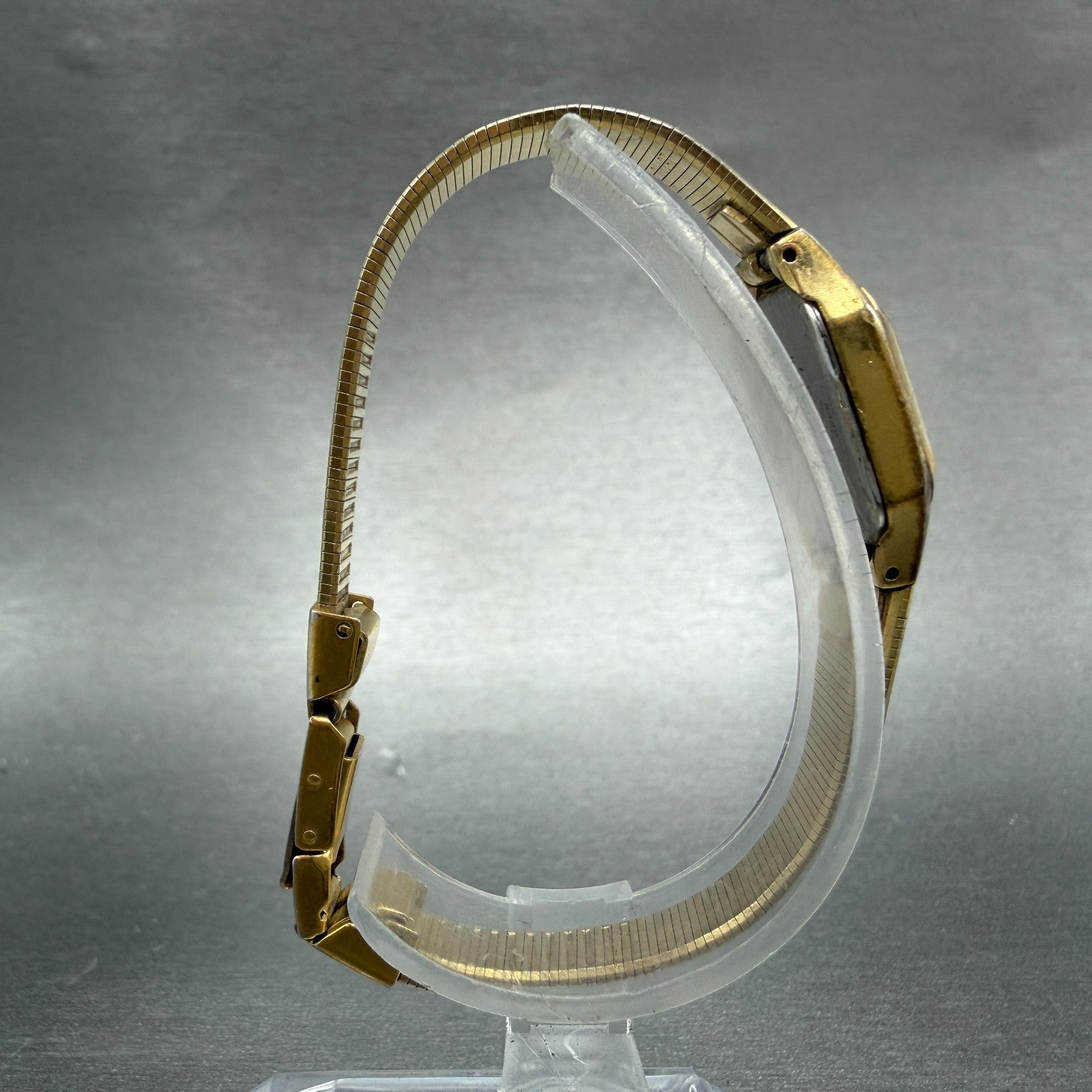 Seiko Watch Women 17mm Champagne Dial Gold Tone Rectangle 2C20-5789 New Battery38