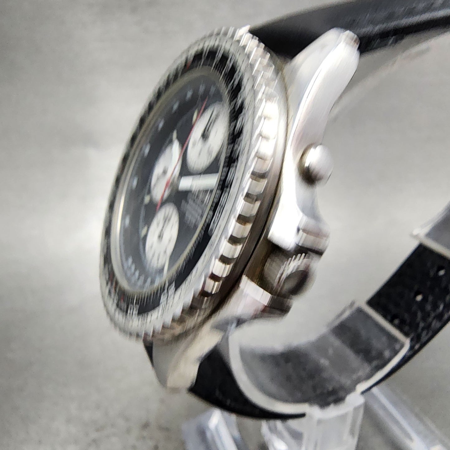 Nissan NISMO Chronograph Watch Men 40mm Black Dial Steel Date Round New Battery3