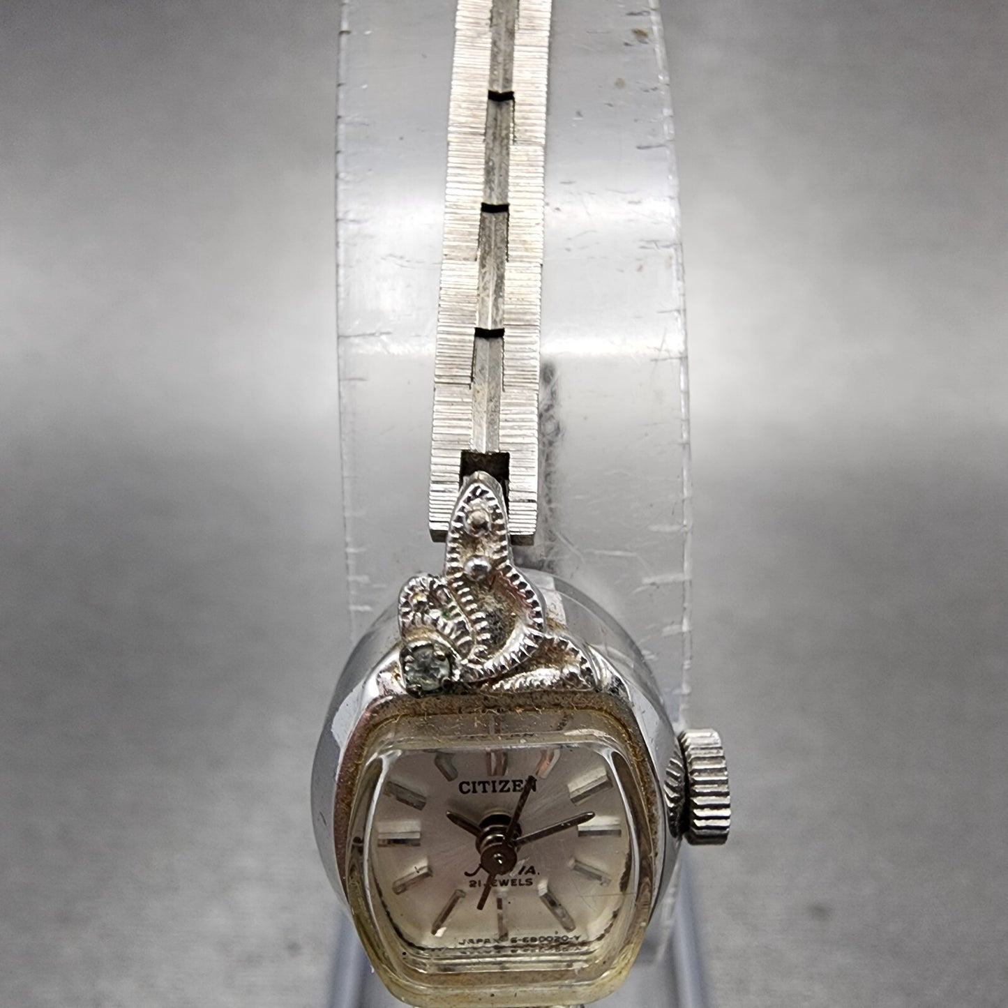 Citizen Nova Watch Women 15mm Silver Dial White Gold Plated Manual Wind Runs4