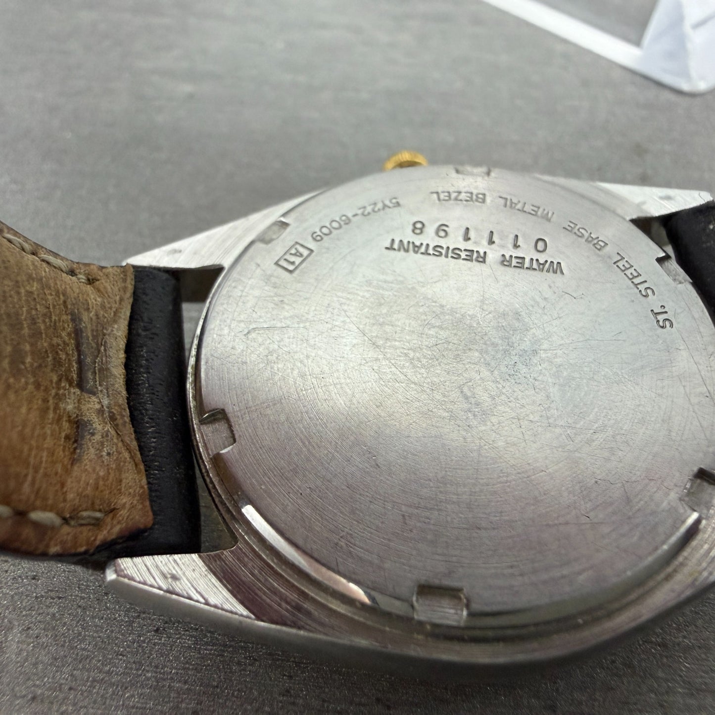 Seiko SQ Watch Men 33mm Silver Dial Two Tone Date 5y22-6009 New Battery Vintage9
