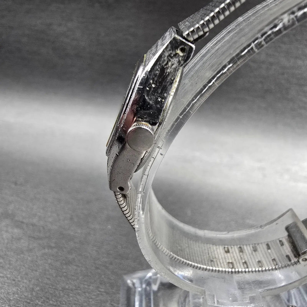 Seiko Watch Women 17mm Silver Dial Silver Tone Oval 2B31-5039 New Battery JP4572