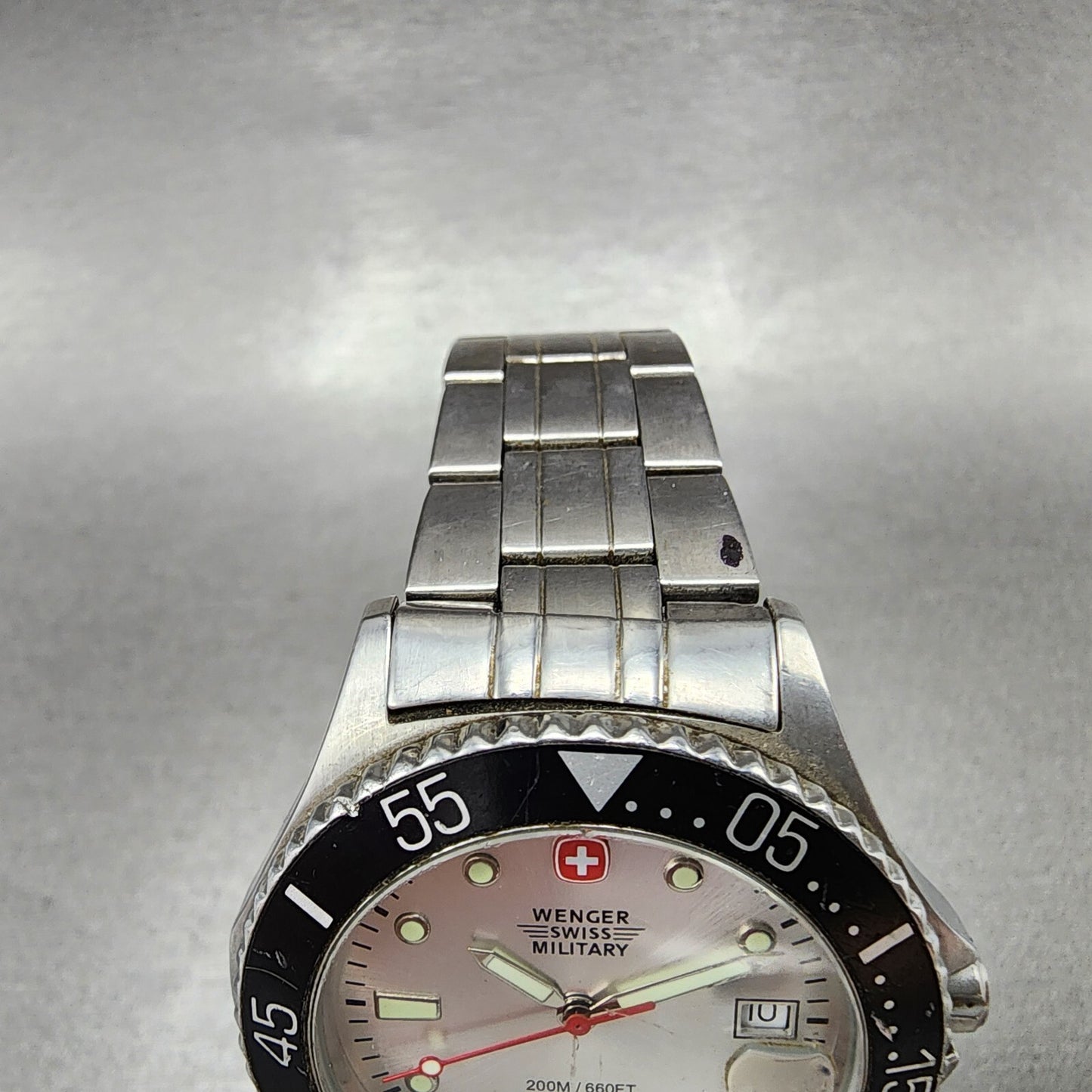 Wenger Swiss Military Dive Watch Men 39mm Silver Dial Steel Date Round New Batt
