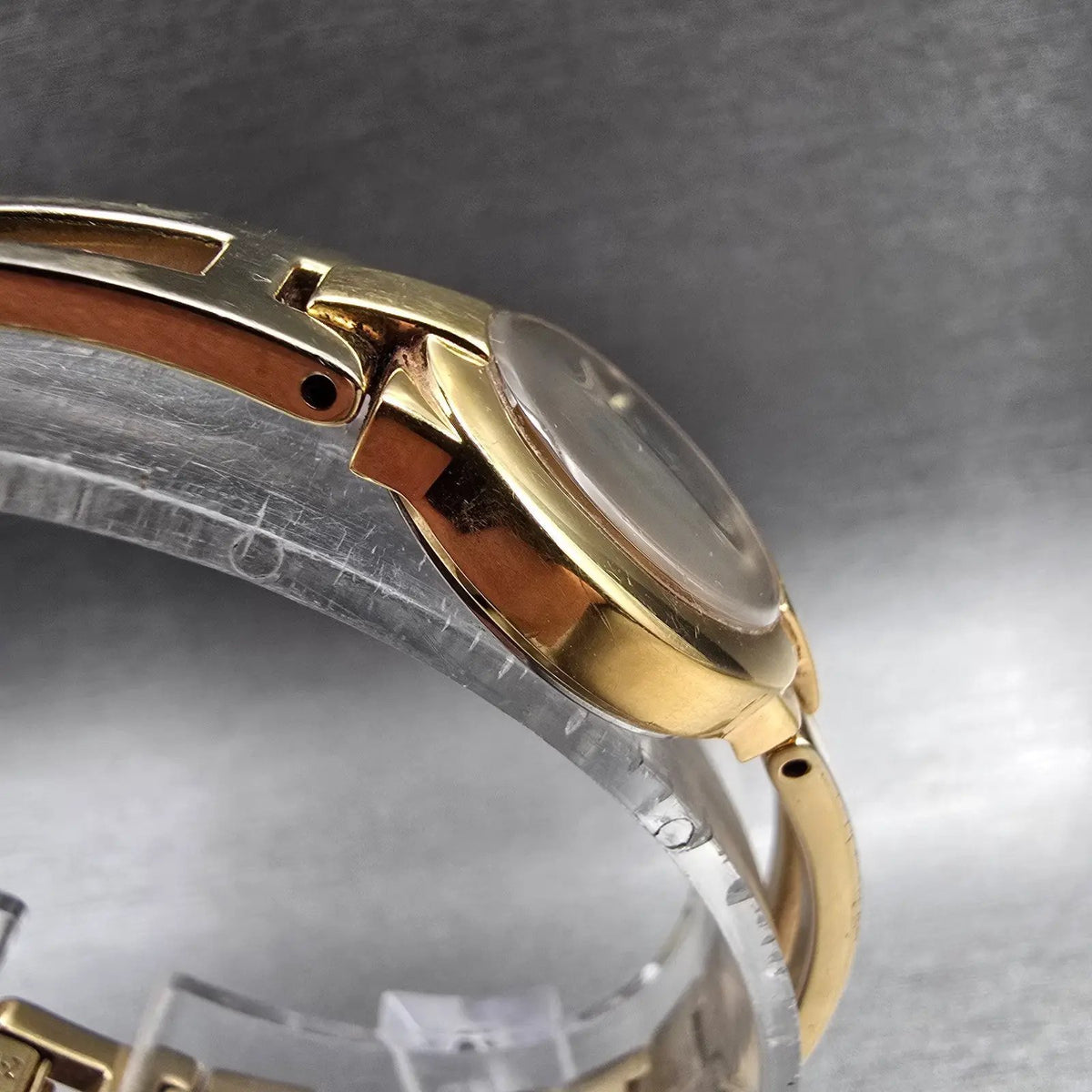 Seiko Watch Women 20mm Black Dial Gold Round Bangle 1N00-0GM0 New Battery4
