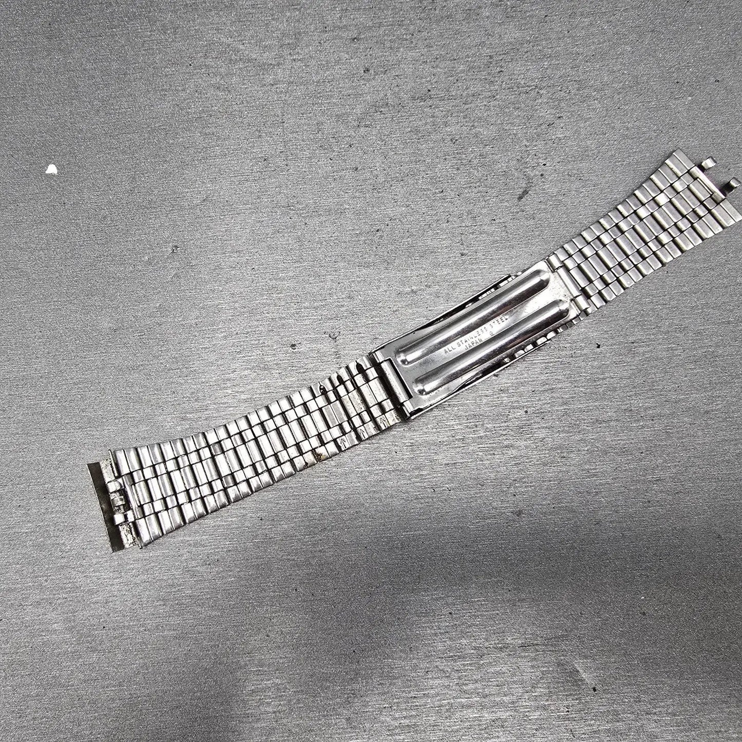 Seiko SQ Bracelet 20mm Stainless Steel Silver Tone Tri Folding Clasp VTG 610508