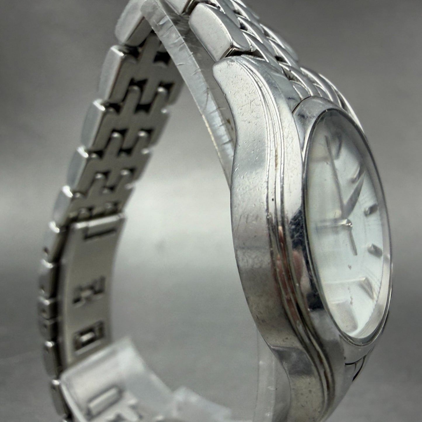 Bulova Watch Women 28mm Silver Dial Silver Tone Round 96L32 New Battery3