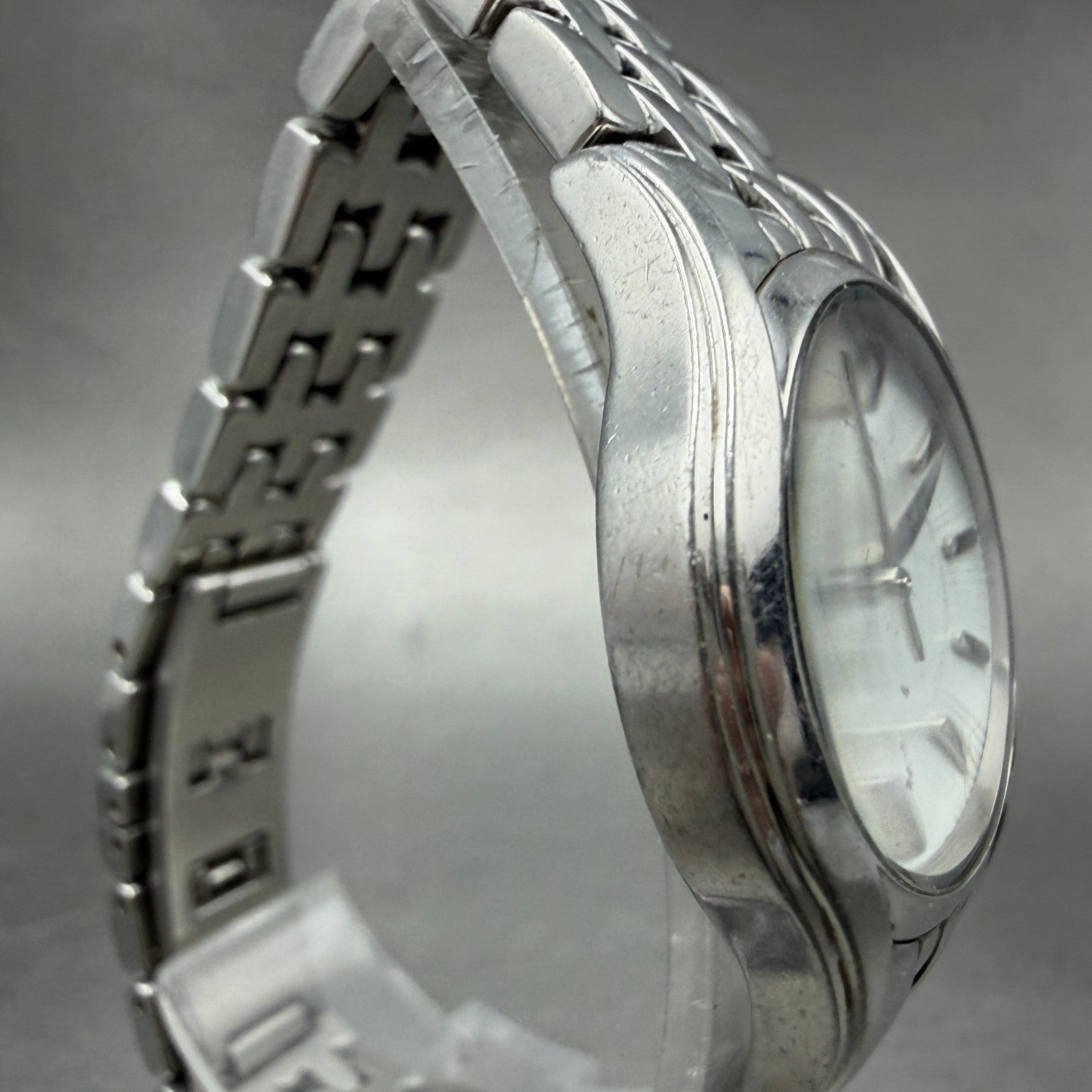 Bulova Watch Women 28mm Silver Dial Silver Tone Round 96L32 New Battery3