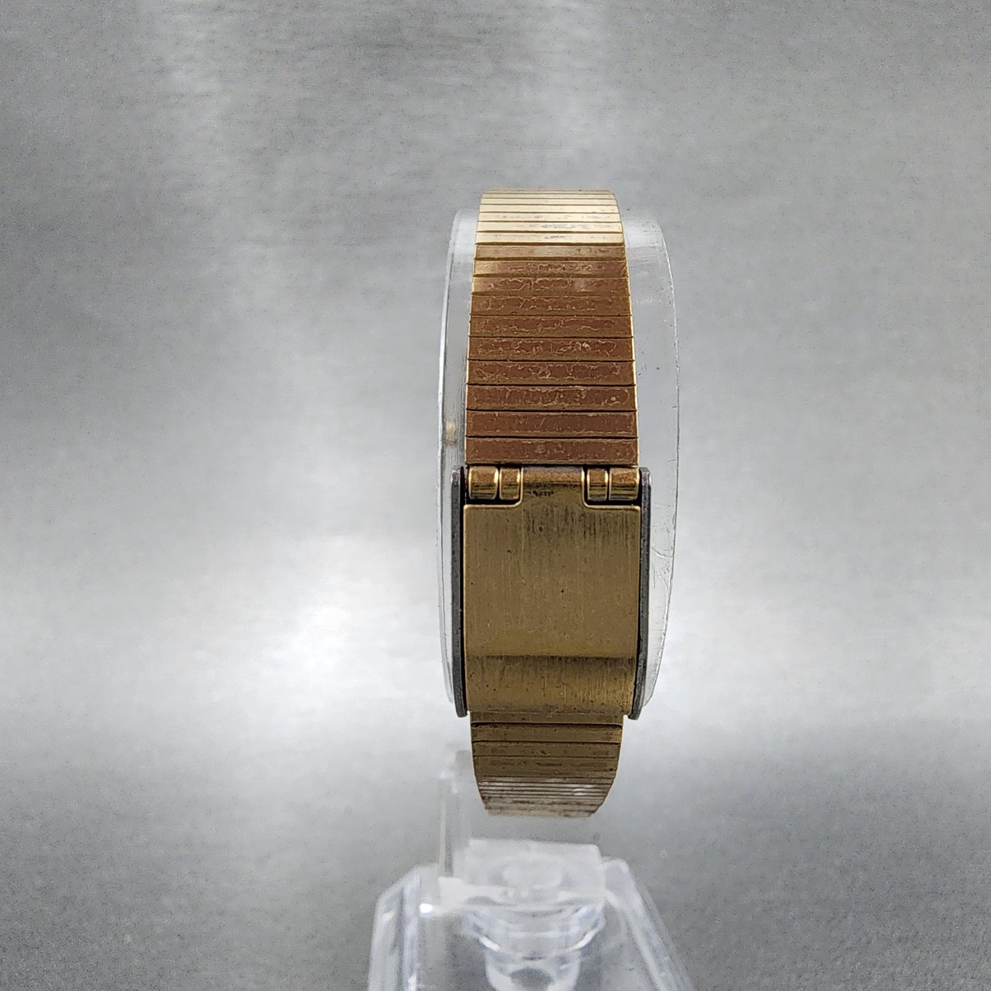 Seiko Watch Women 19mm Champagne Dial Gold Tone Rectangle 8Y215020 New Batt B127