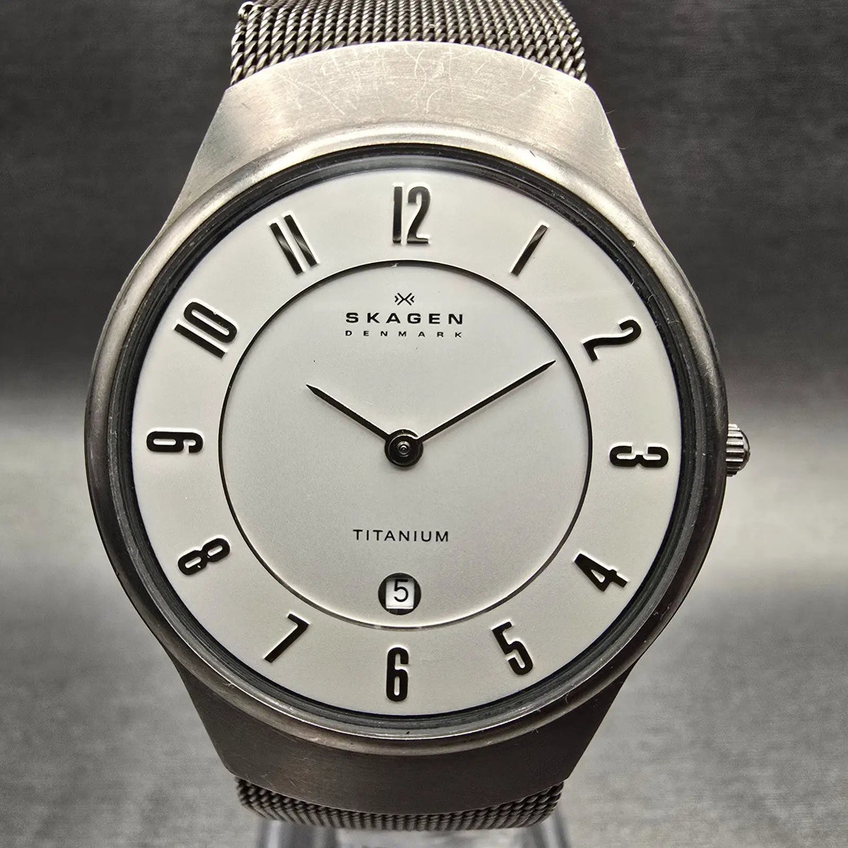 Skagen Watch Men 34mm White Dial Titanium Date Round 533LTTW New Battery1