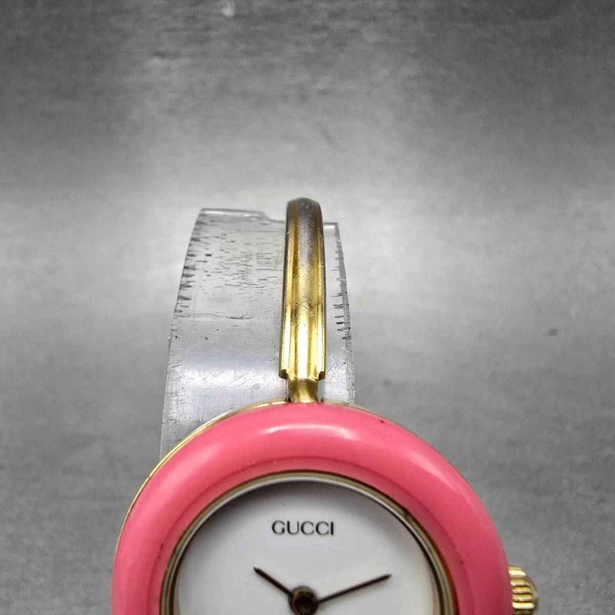 Gucci 11/12.2 Watch Women 26mm White Dial Gold Tone Round New Battery Pink Bezel4