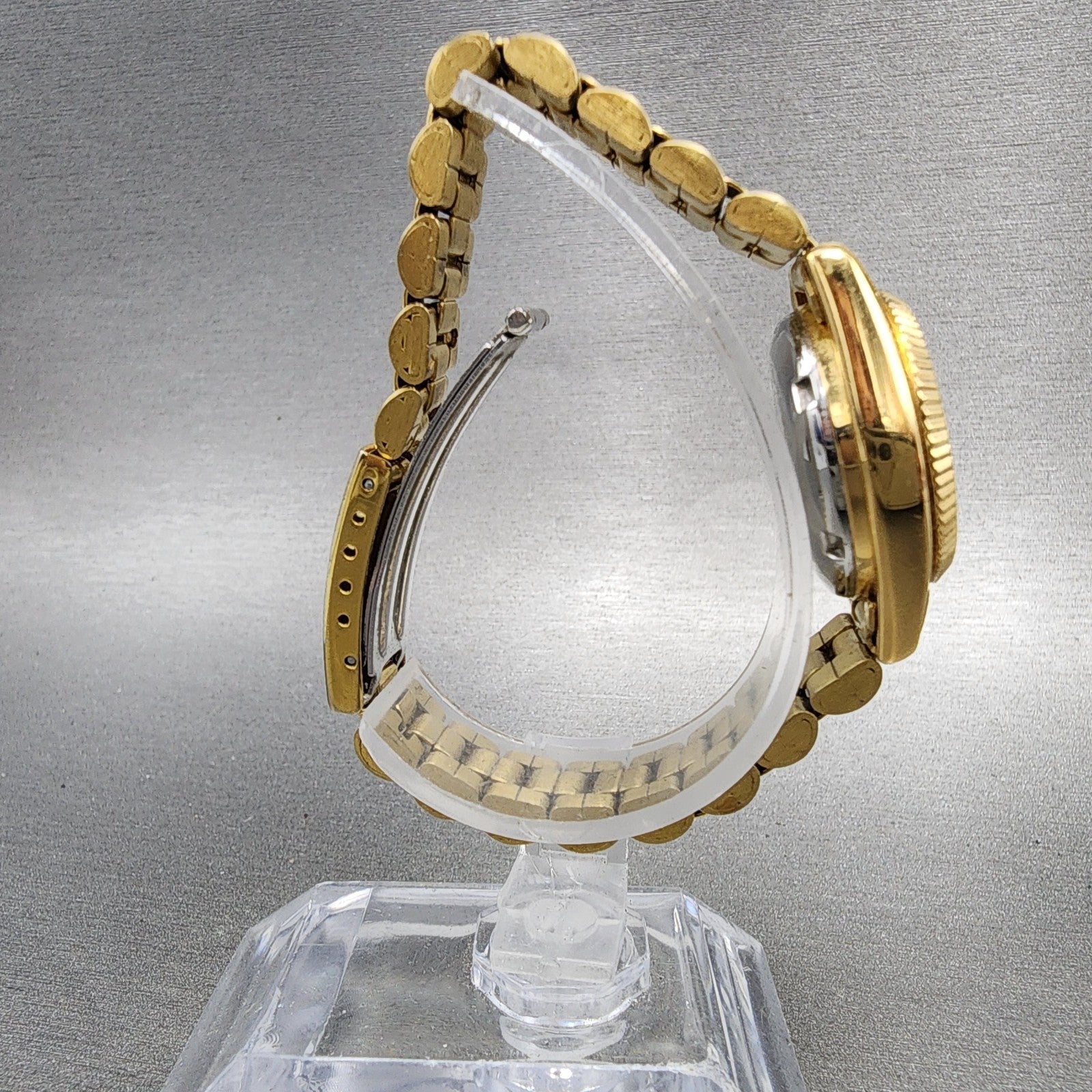 Seiko 5 Automatic Watch Women 24mm Champagne Dial Gold Tone Daydate Runs8