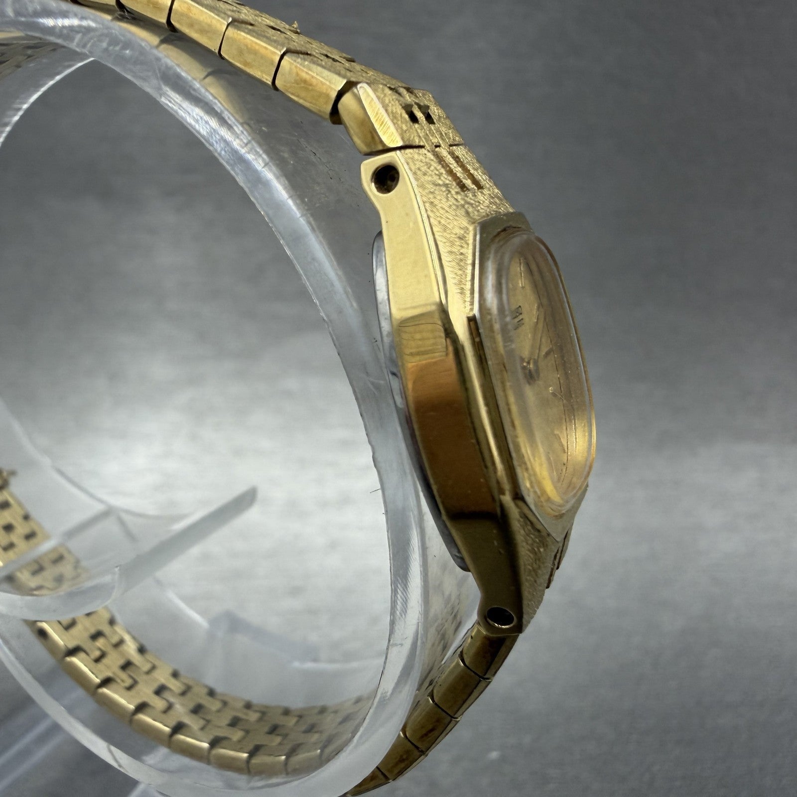 Seiko Watch Women 17mm Champagne Dial Gold Tone Rectangle 2C205749 New Battery3