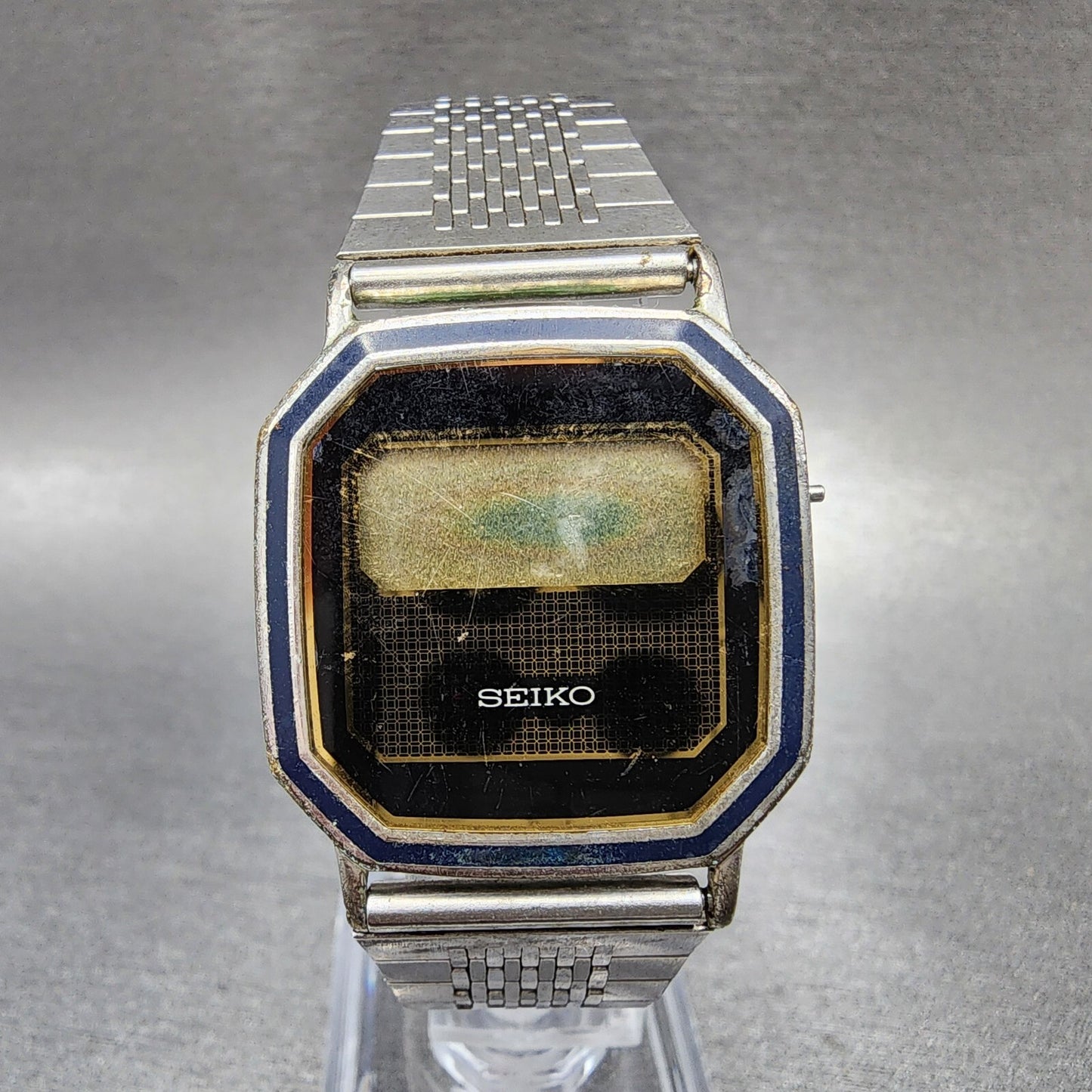 Seiko Digital Watch Men 29mm LCD Silver Tone Octagon F4414010 Thin PARTS0