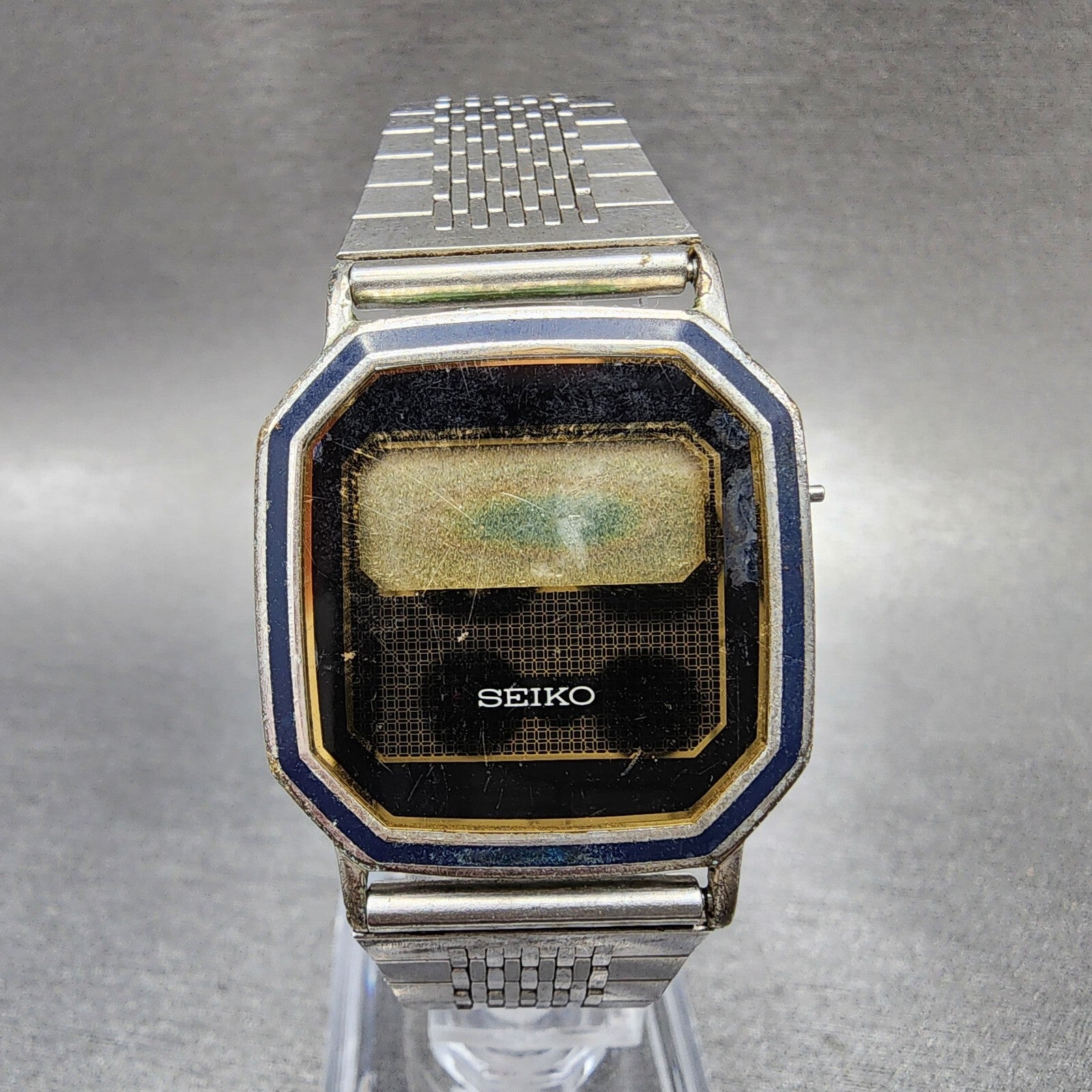 Seiko Digital Watch Men 29mm LCD Silver Tone Octagon F4414010 Thin PARTS0