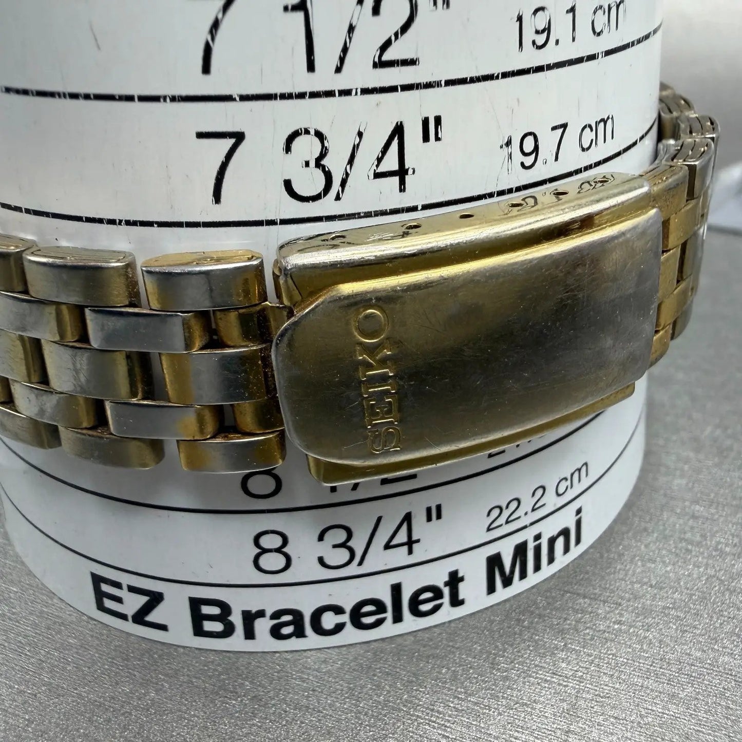 48043098