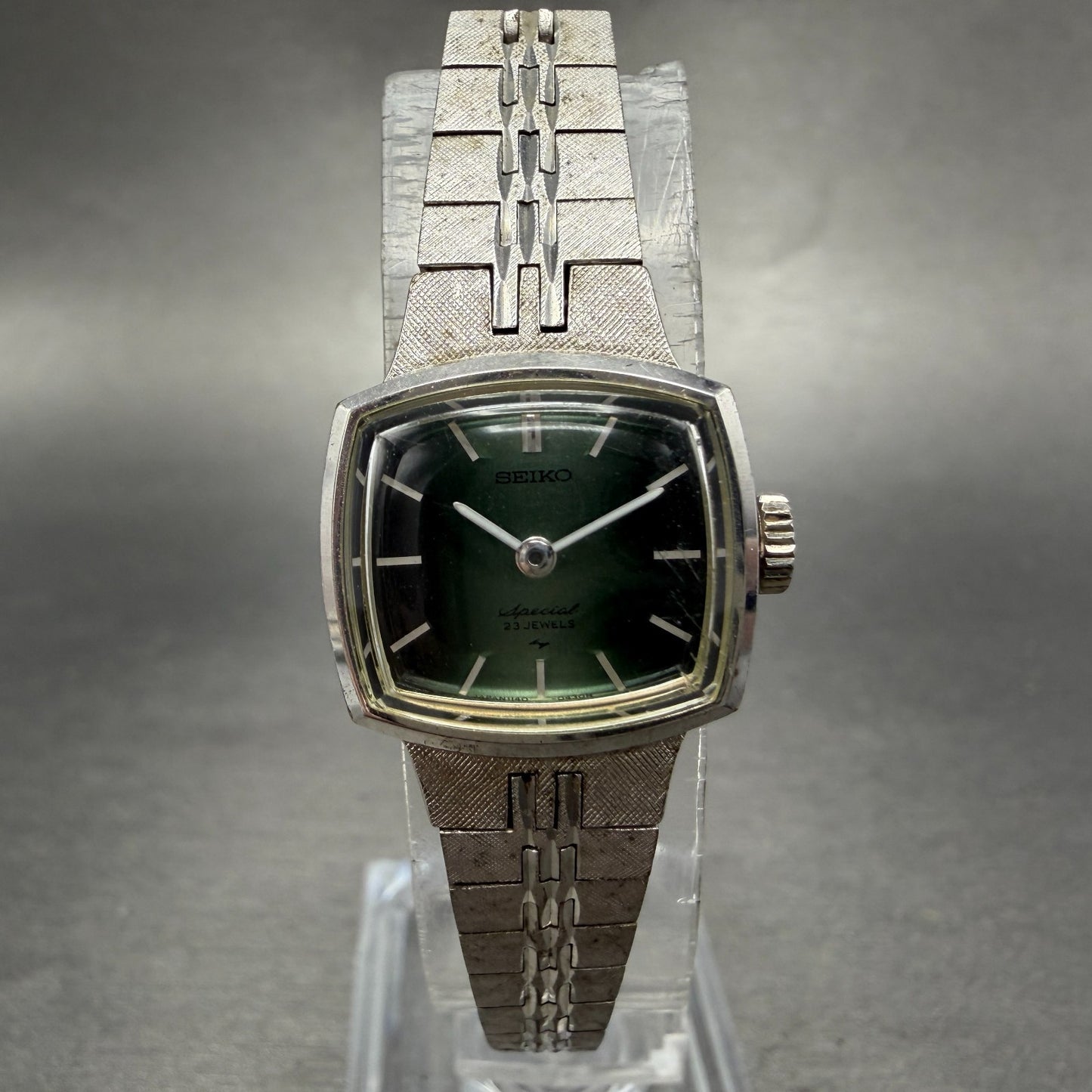Seiko Special Watch Women 19mm Green Dial Silver Tone Manual 1140-3160 Runs0