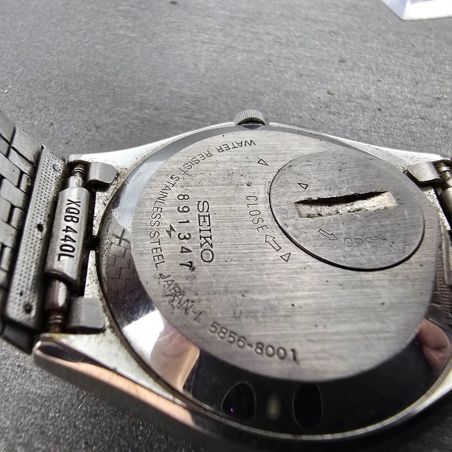 Seiko King Quartz Watch Men 37mm Silver Dial Silver Tone Daydate 5856-8001 PARTS8