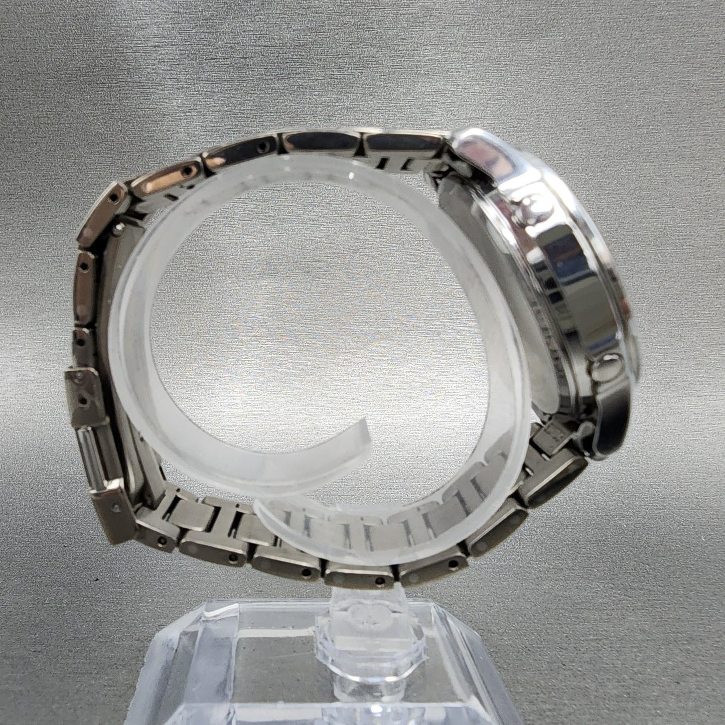 Casio Oceanus OCW10 Watch Men 36mm Black Dial Titanium Chrono Solar Works8