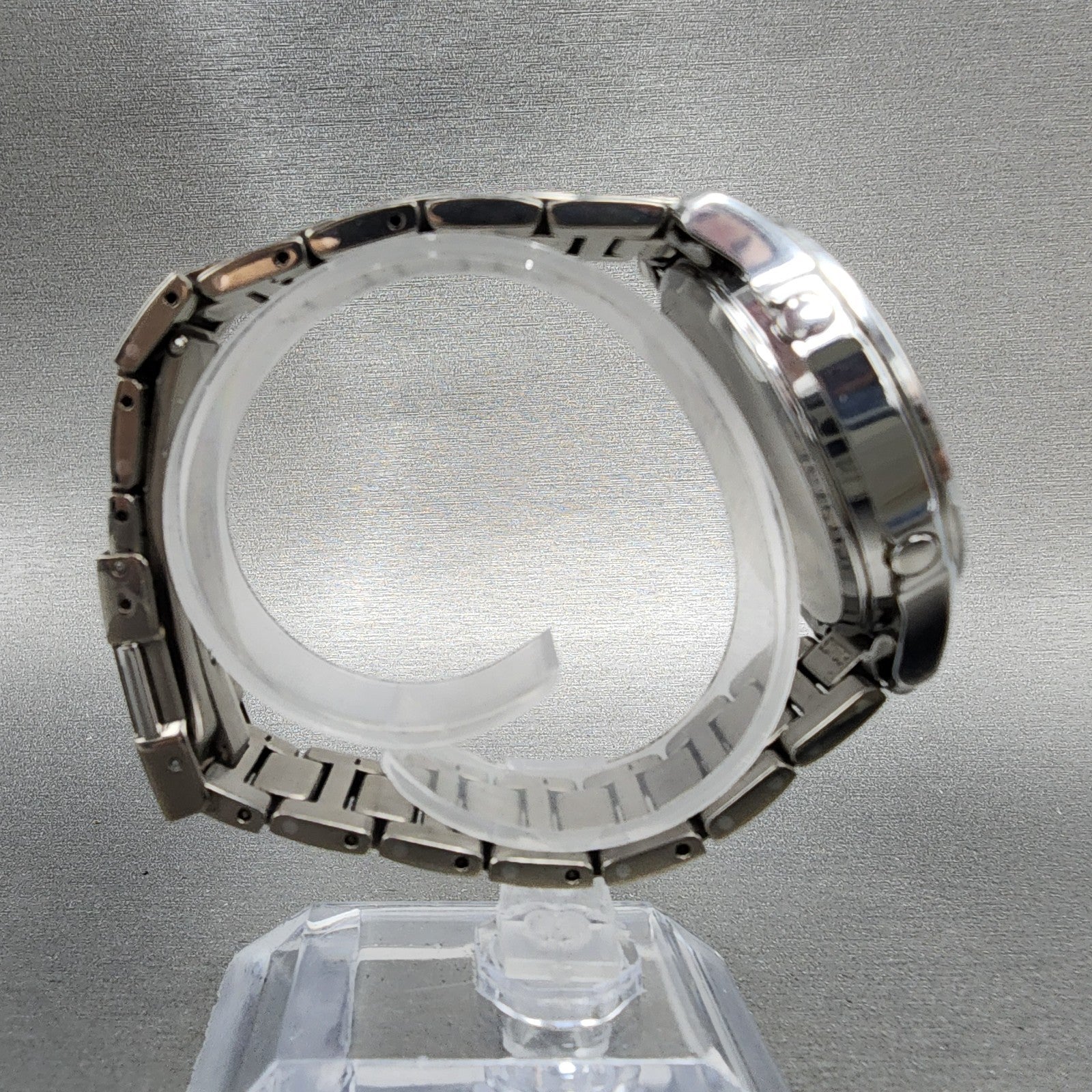 Casio Oceanus OCW10 Watch Men 36mm Black Dial Titanium Chrono Solar Works8