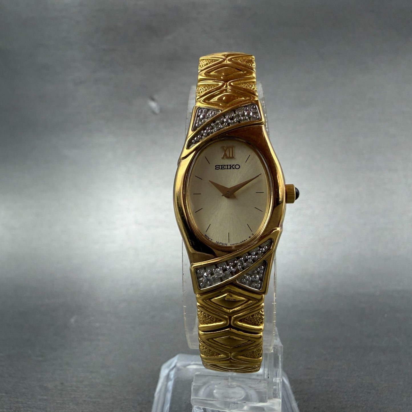 Seiko Watch Women 17mm Champagne Dial Gold Tone Oval V400-6559 VTG New Battey 565