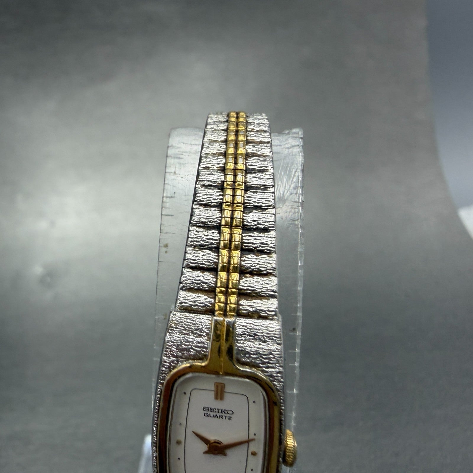 Seiko Tank Watch Women 13mm Gold Dial Gold Tone Rectangle 2E20-6319 New Battery64