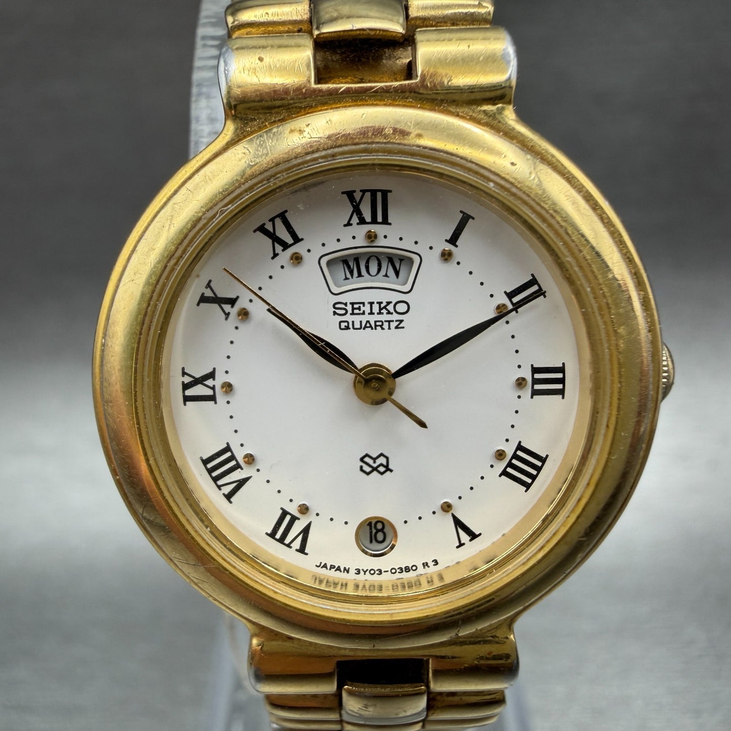 Seiko SQ Watch Women 24mm White Dial Gold Tone Daydate Round 3Y030200 New Batt1