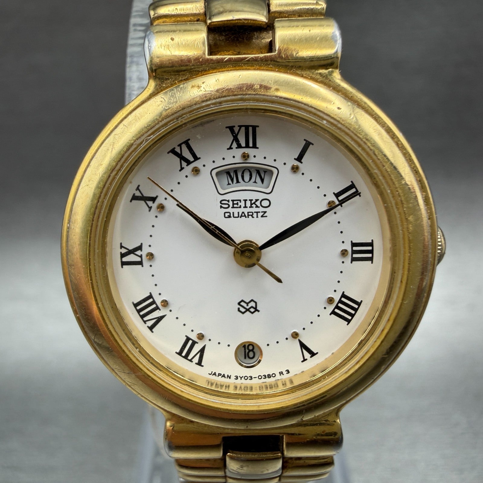 Seiko SQ Watch Women 24mm White Dial Gold Tone Daydate Round 3Y030200 New Batt1