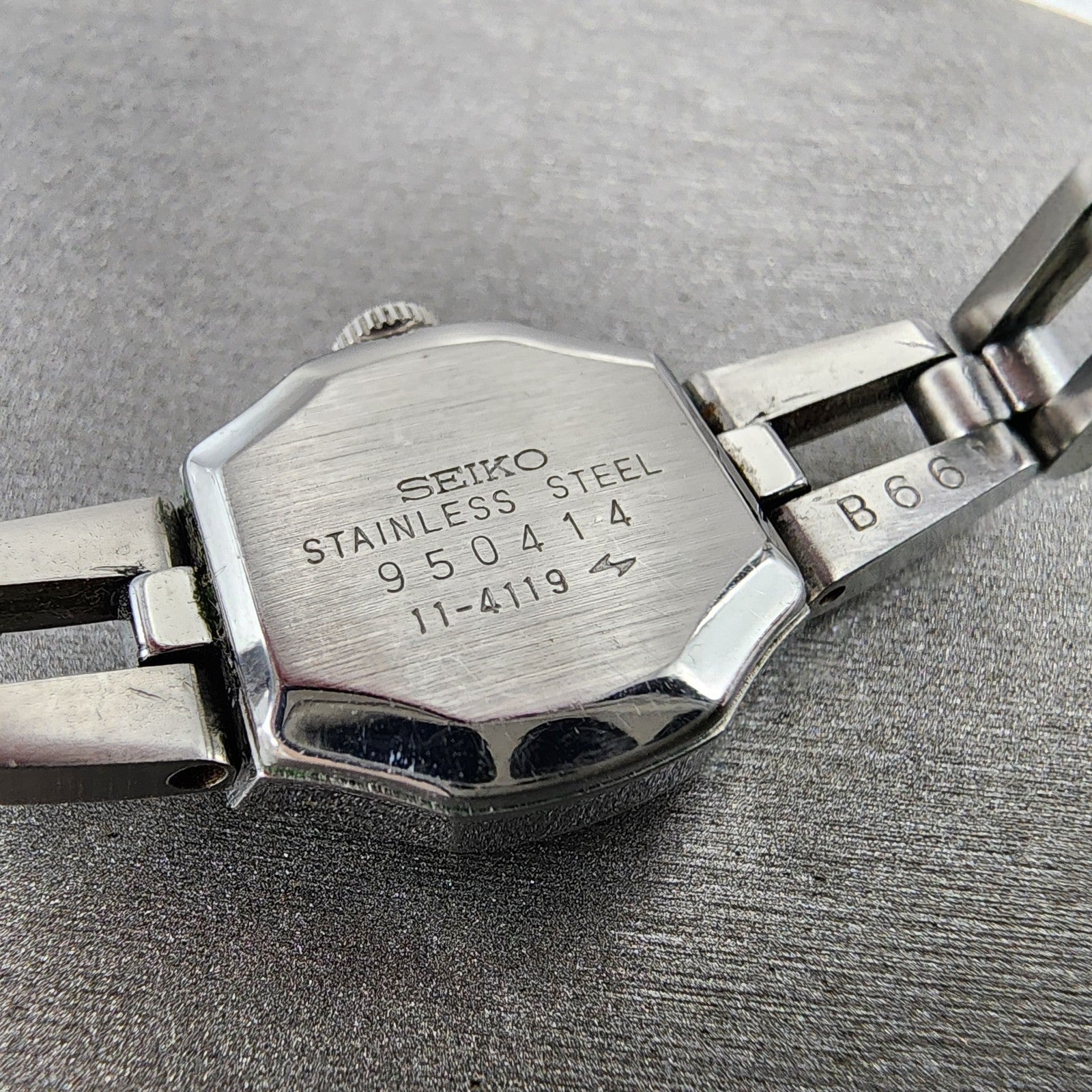 Seiko Watch Women 18mm Red Dial Stainless Steel Rectangle Manual Wind Runs VTG8