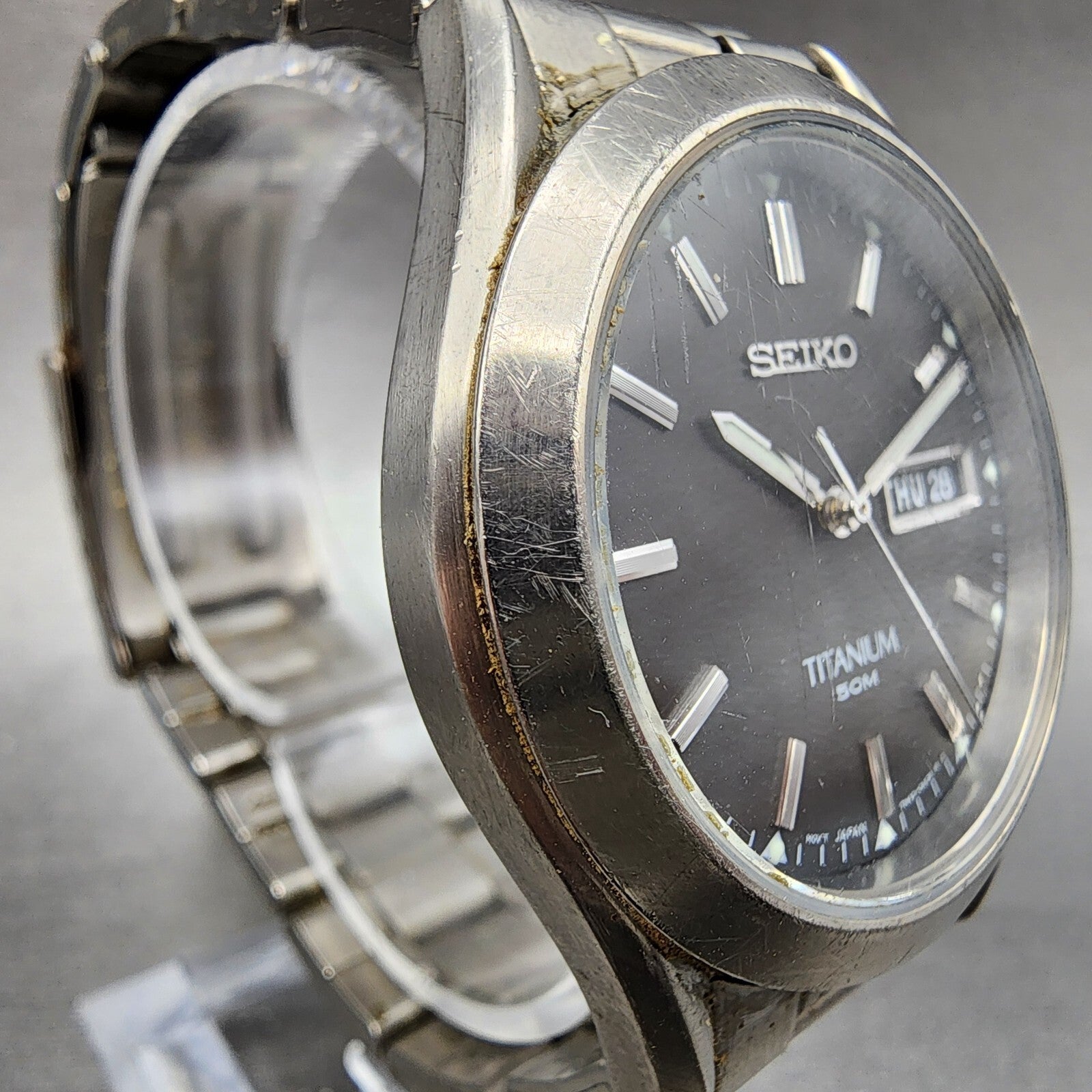 Seiko Watch Men 37mm Black Dial Titanium Daydate Round 7N430AB0 New Battery3