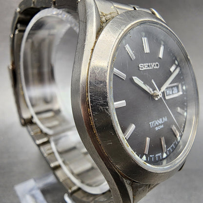Seiko Watch Men 37mm Black Dial Titanium Daydate Round 7N430AB0 New Battery3