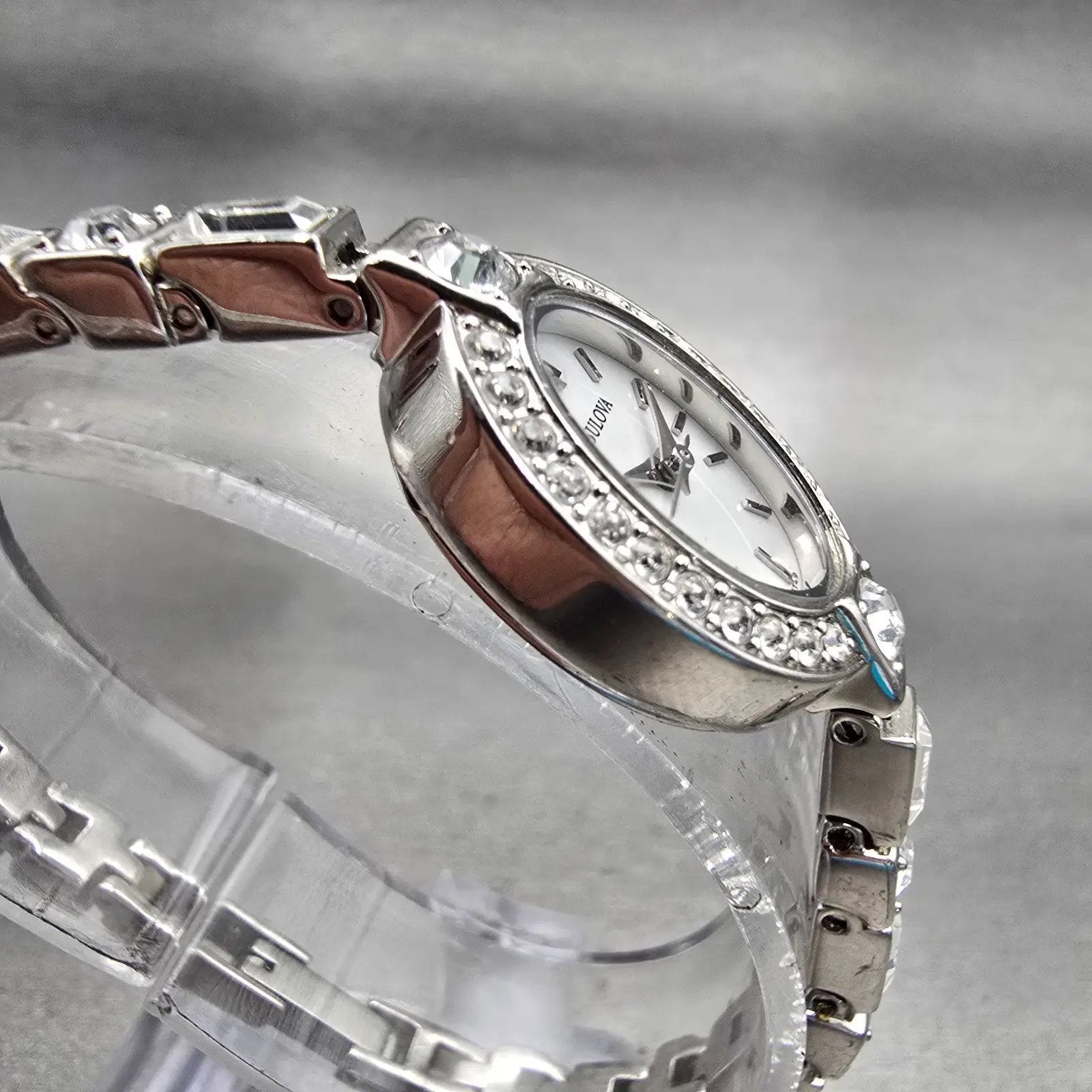 Bulova Watch Women 17mm Silver Dial Silver Tone Gemmed Oval 96T49 New Battery3