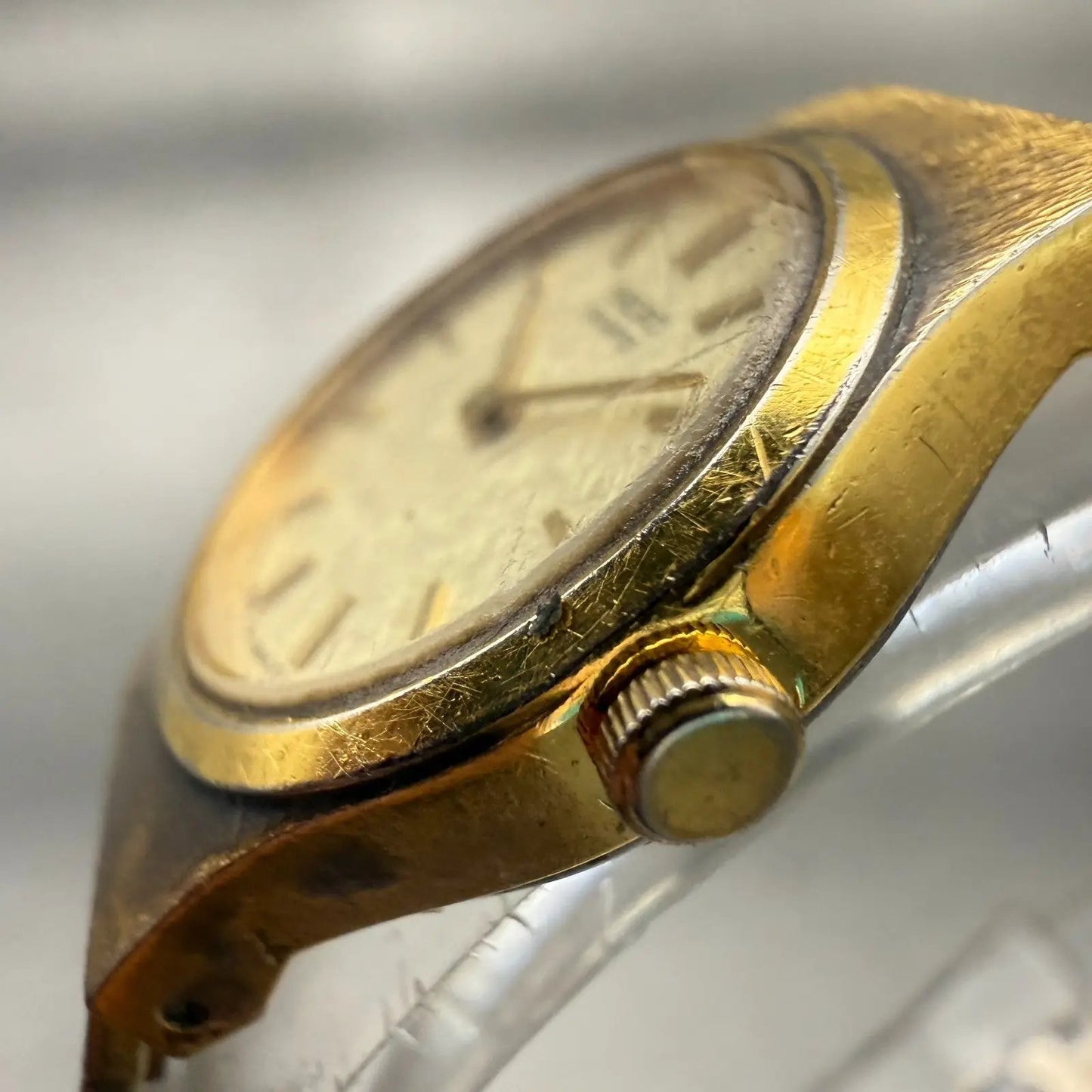 Seiko Watch Women 19mm Champagne Dial Gold Tone Round 2Y00-0019 New Battery VTG2