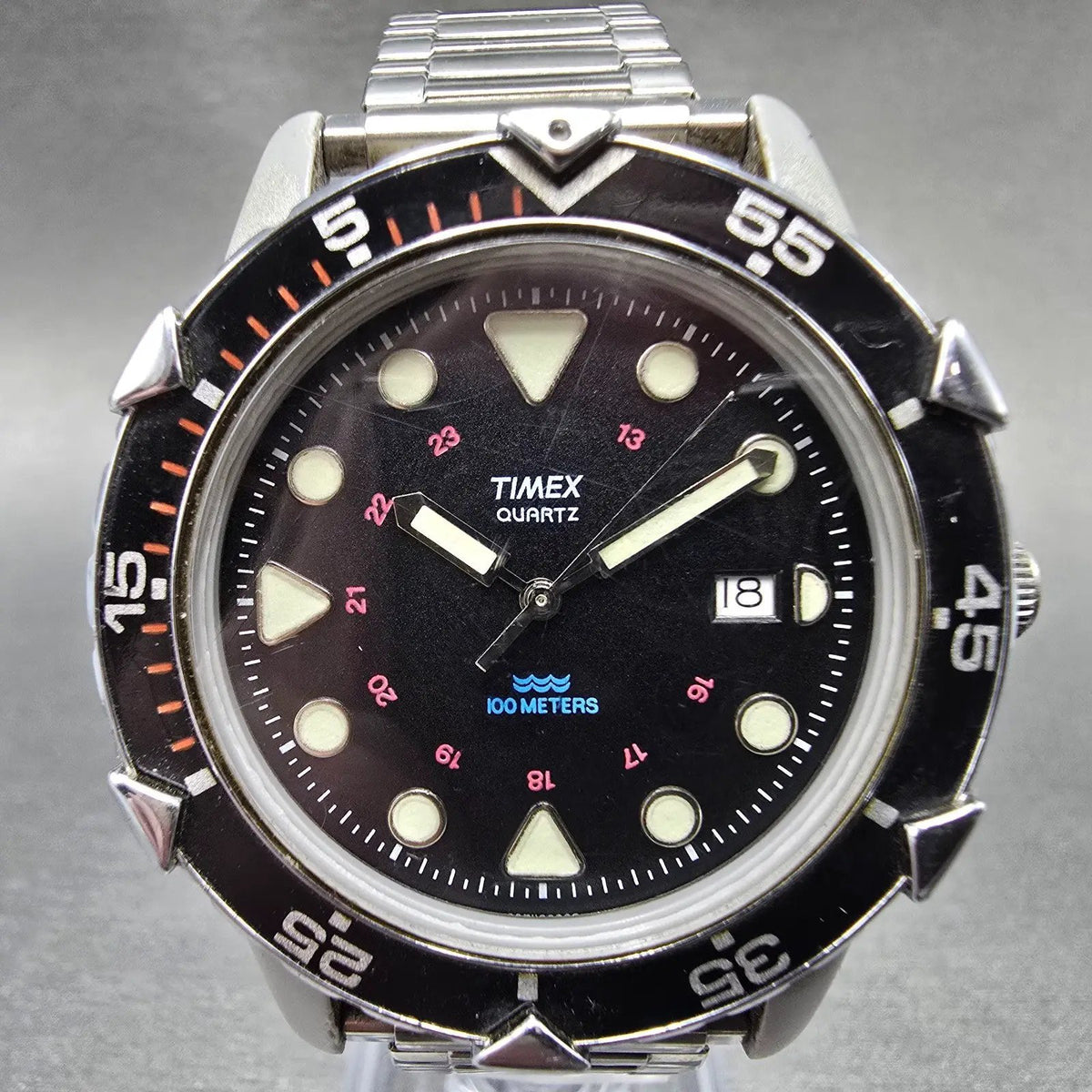 Timex Dive Watch Men 40mm Black Dial Gray Tone Date Round New Battery VTG0