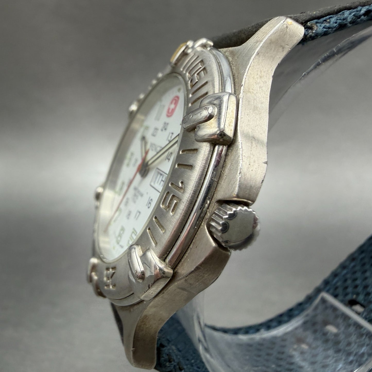 Wenger Dive Watch Men 40mm White Dial Silver Tone Daydate 096.0685 New Battery2