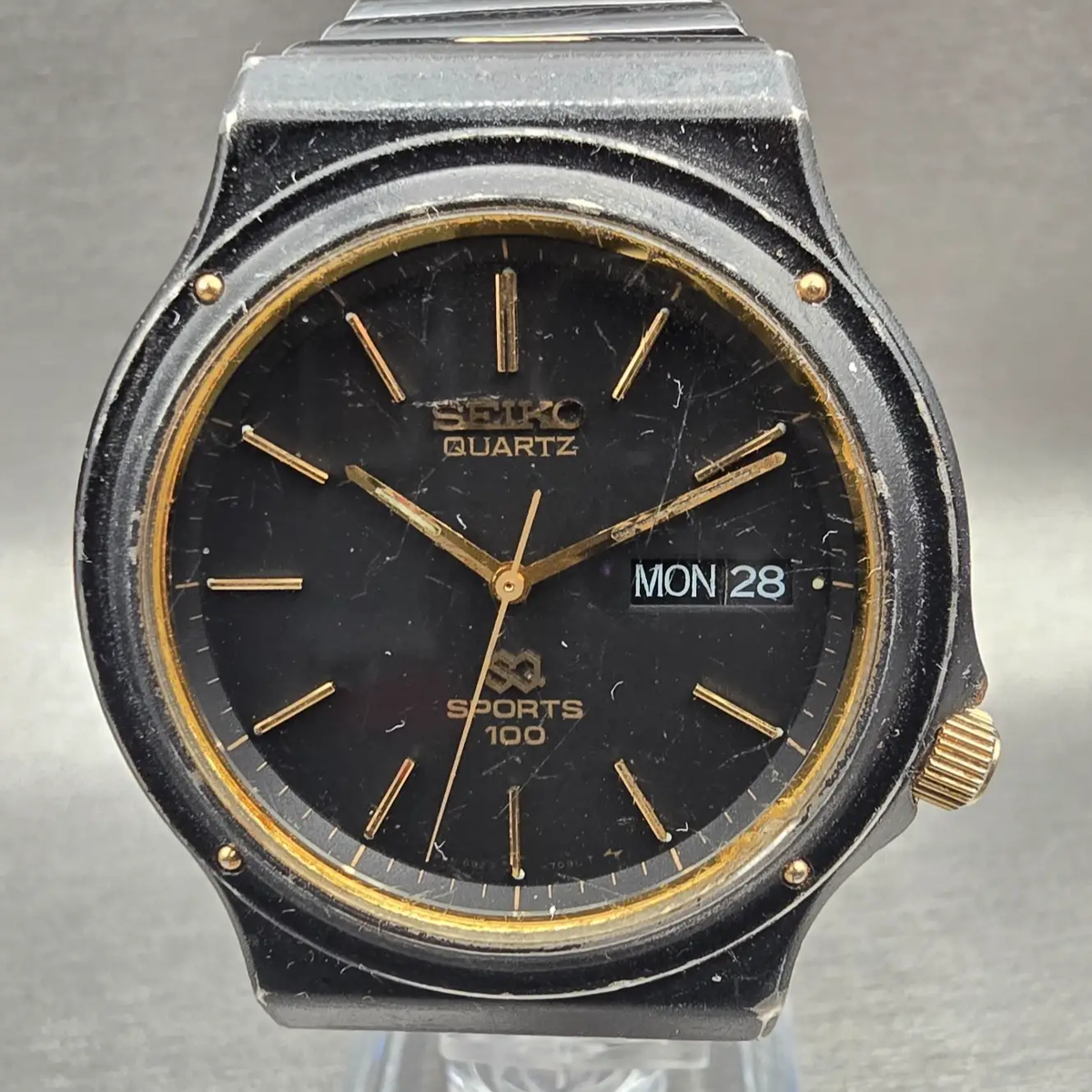 Seiko Sports 100 Watch Men 37mm Black Dial Two Tone Daydate 6923-7069 New Batt0
