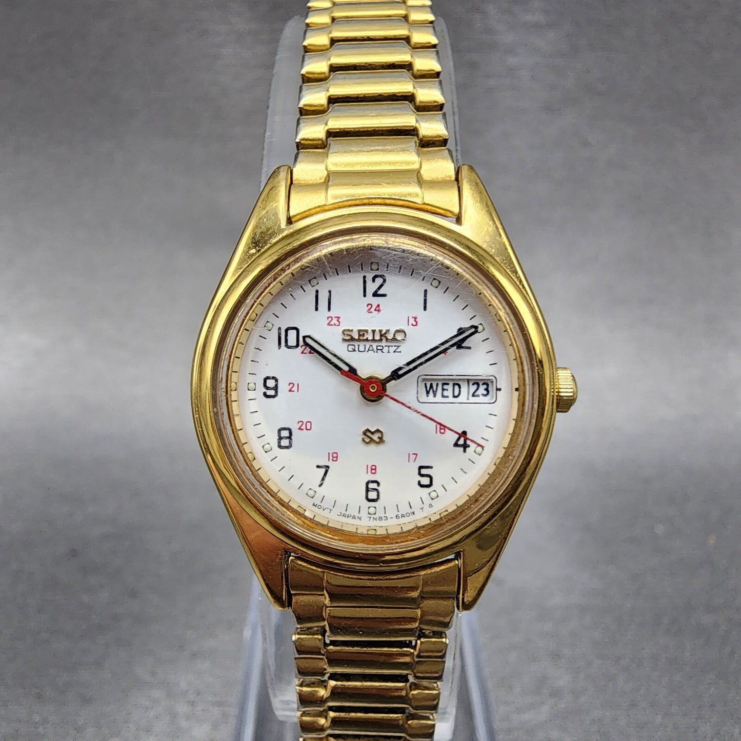 Seiko SQ Watch Women 24mm White Dial Gold Tone Daydate Round 7N83-6A09 New Batt