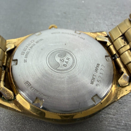 Seiko Sports 50 Watch Men 37mm Silver Dial Gold Tone Date 7N42-8079 New Battery79