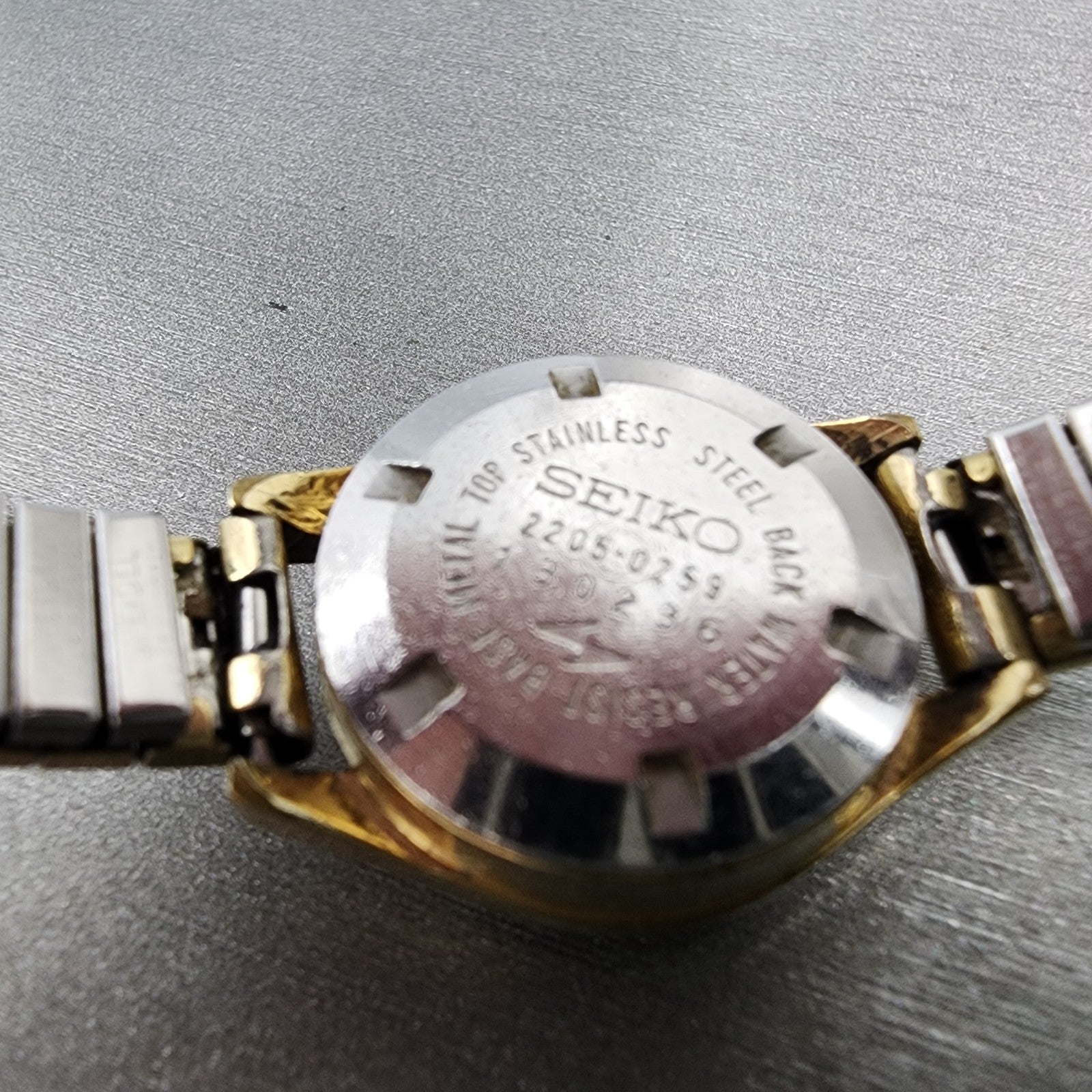 Seiko Automatic Watch Women 23mm White Dial Gold Tone Date 22050259 Runs9