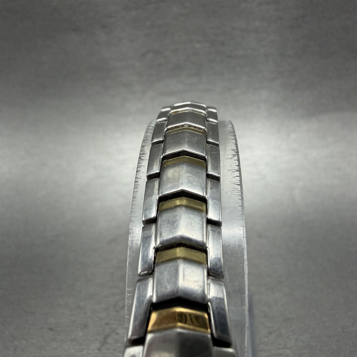 Seiko Watch Women 14mm Silver Dial Two Tone Rectangle 2e200at0 New Battery4
