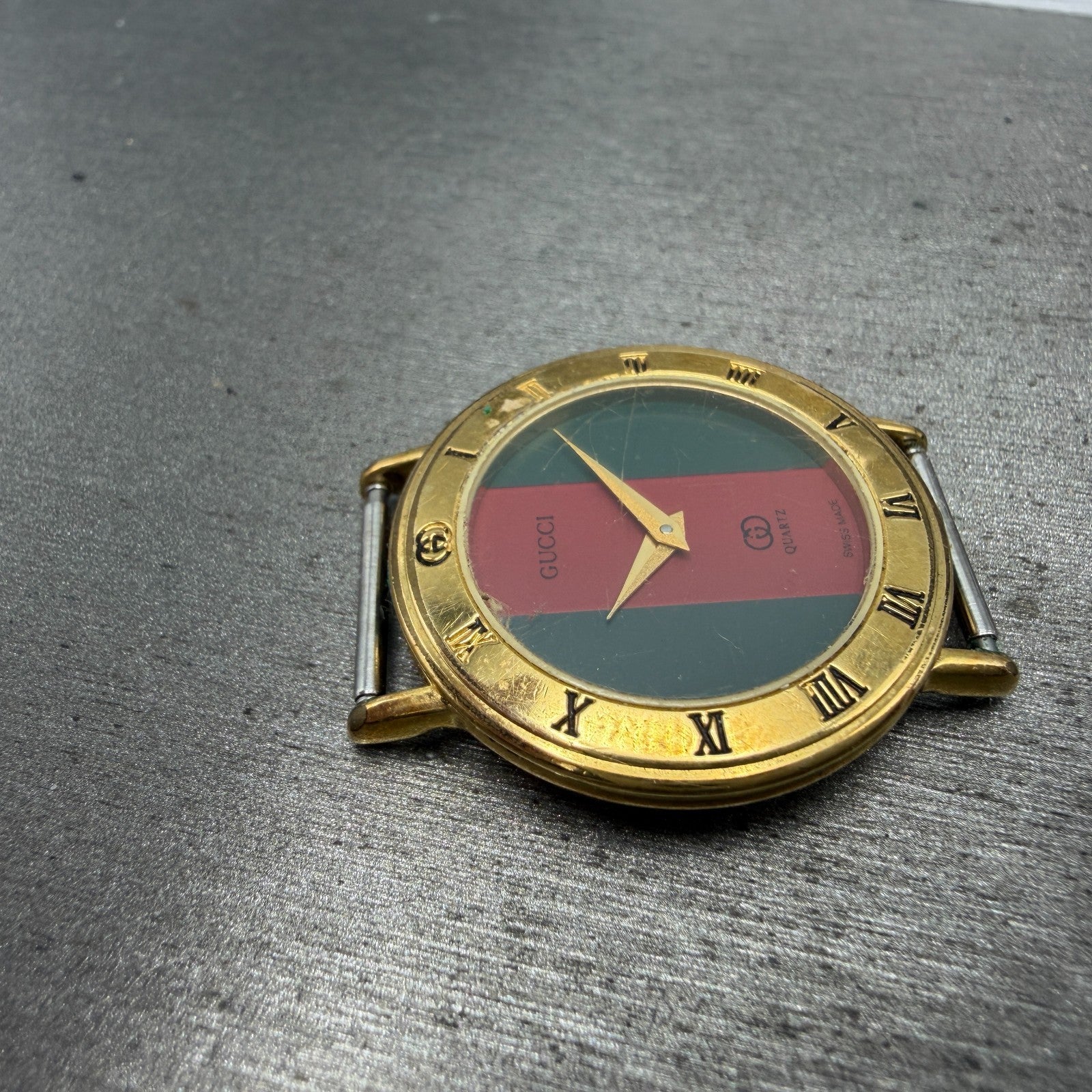 Gucci 3000L Watch Women 26mm Red Green Dial Gold Plated Round Leather New BattA54