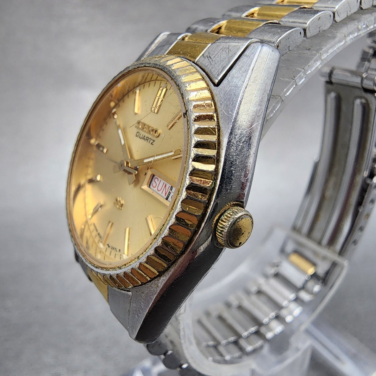 Seiko SQ Watch Women 24mm Gold Dial Two Tone Daydate Round 3E230A60 New Battery3