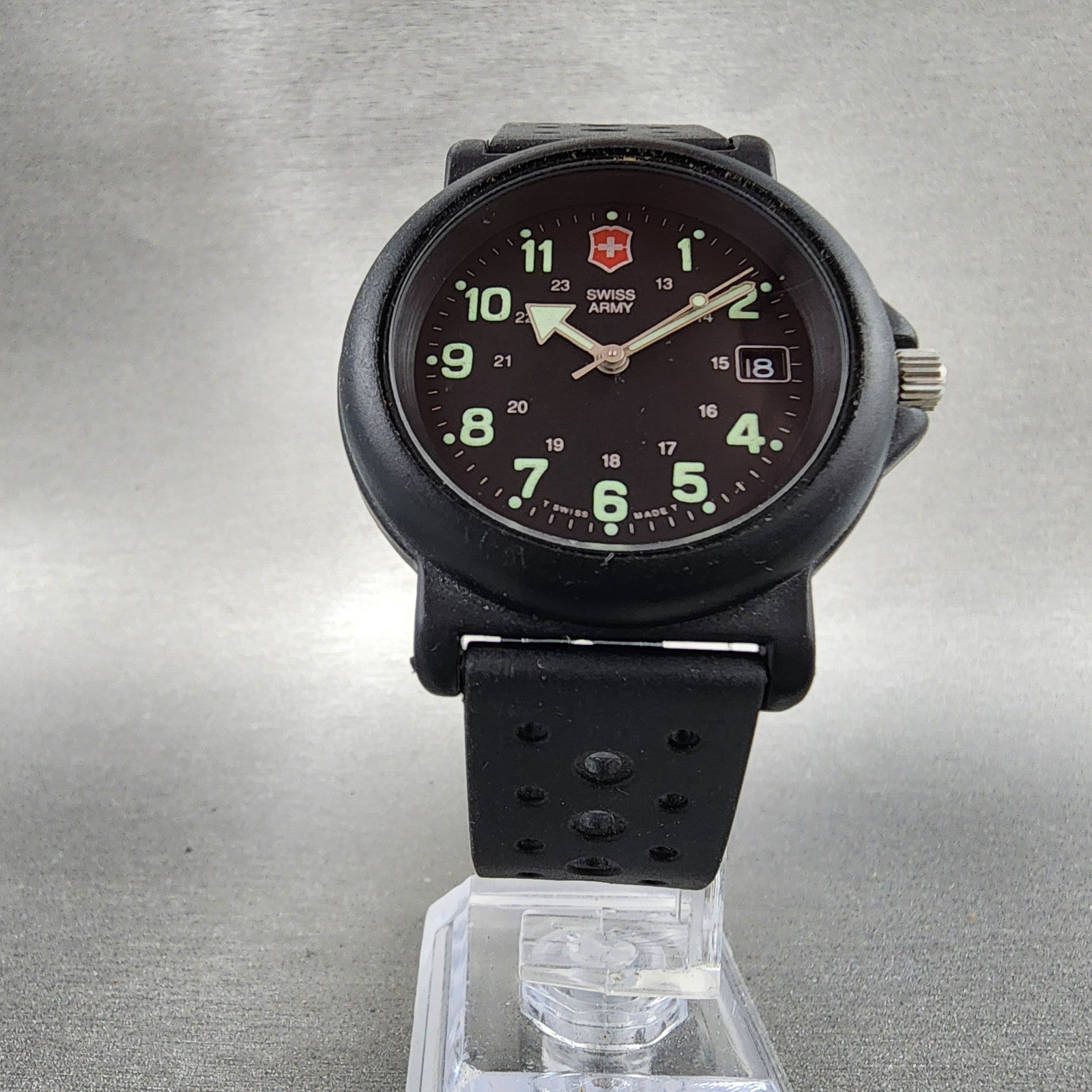 Victorinox Swiss Army Renegade Watch Men 38mm Black Dial Black Date New Battery5