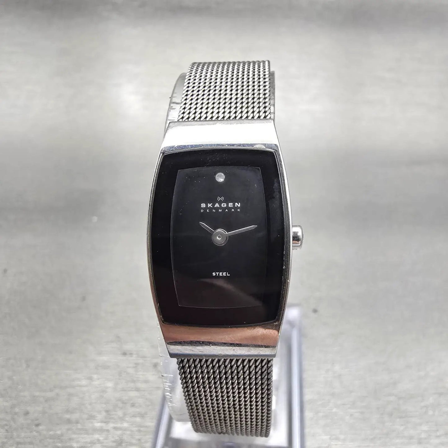 Skagen Denmark Watch Women 16mm Black Dial Silver Tone 271SSSBD New Battery0