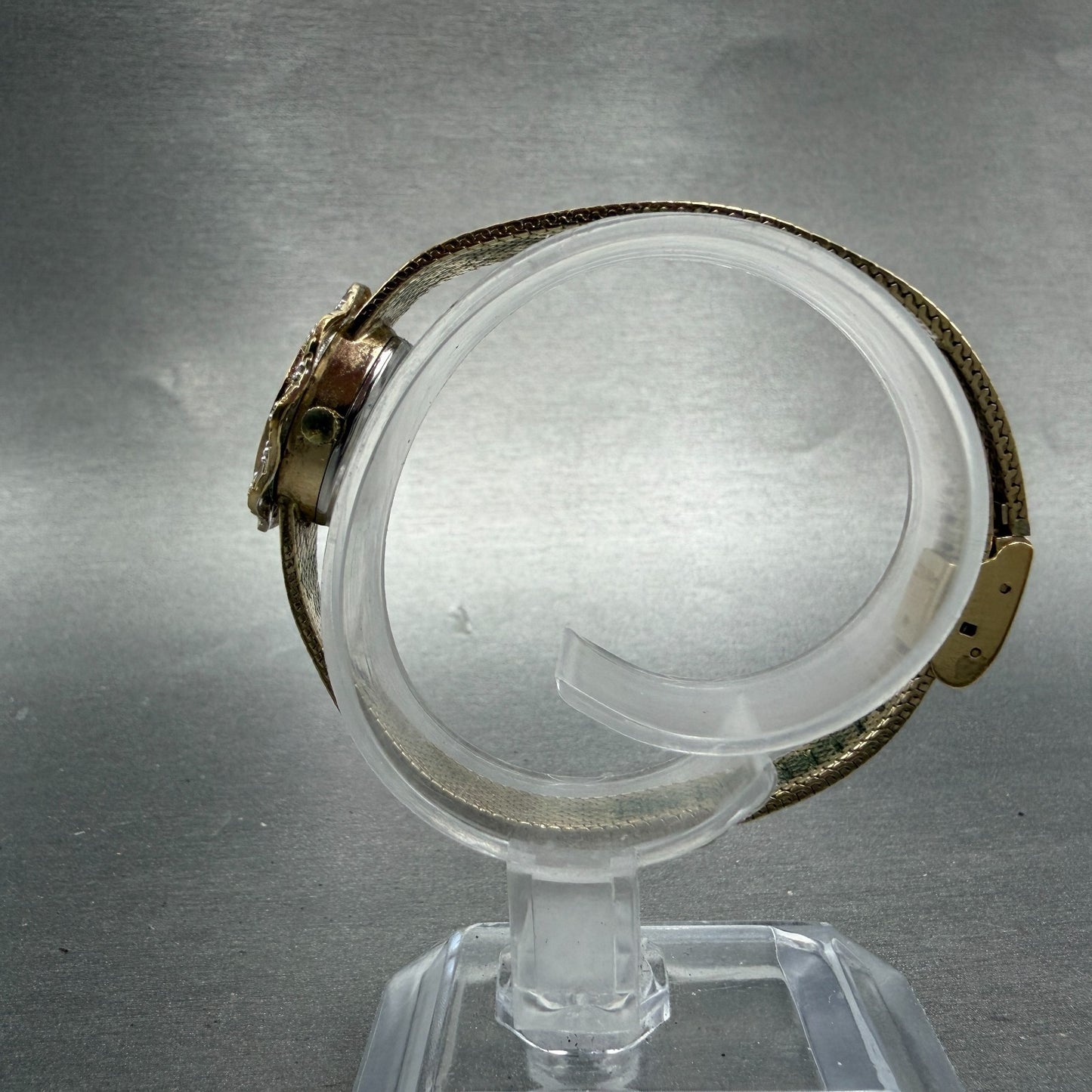 Armitron Deaville Watch Women 19mm Champagne Dial Gold Tone Oval New Battery6