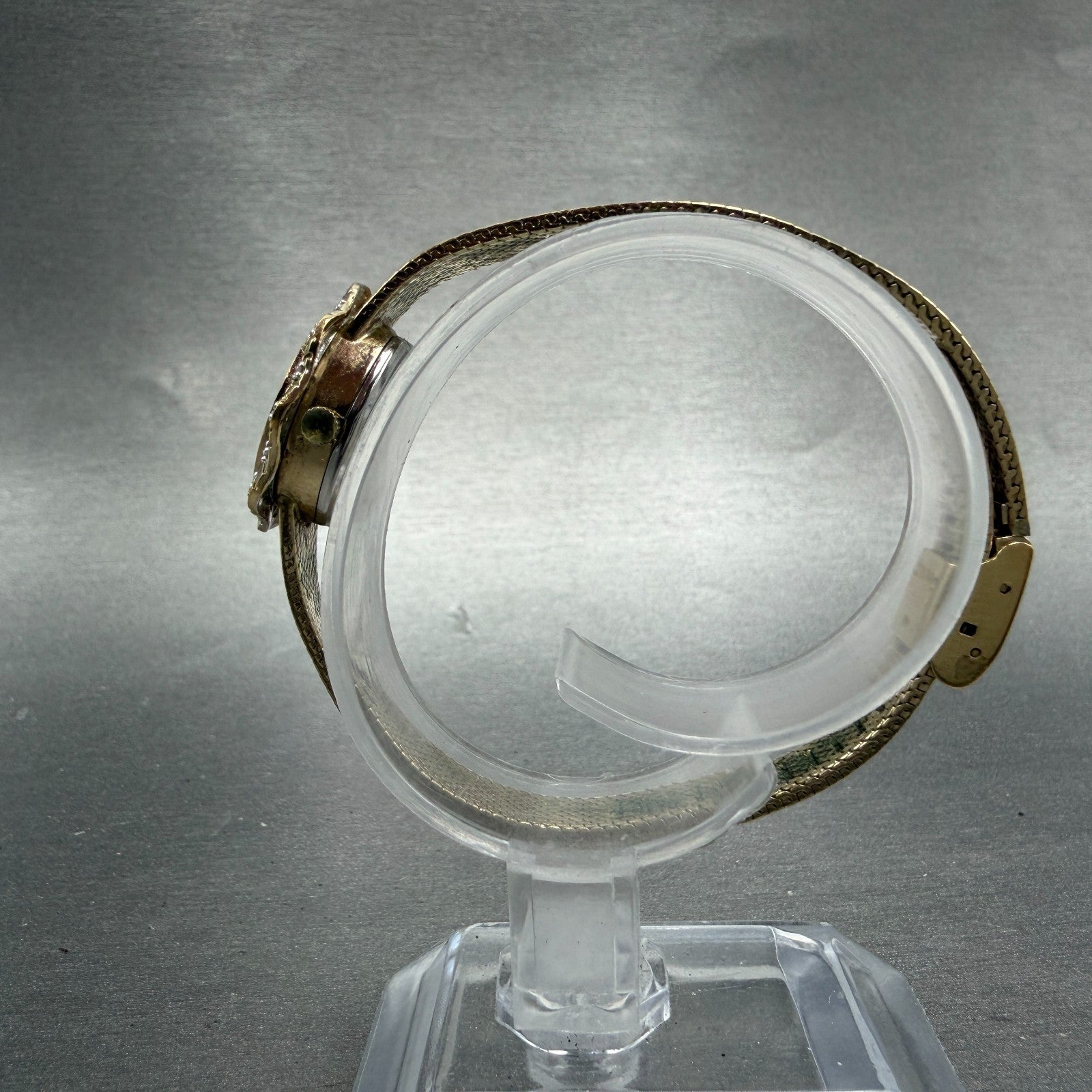 Armitron Deaville Watch Women 19mm Champagne Dial Gold Tone Oval New Battery6