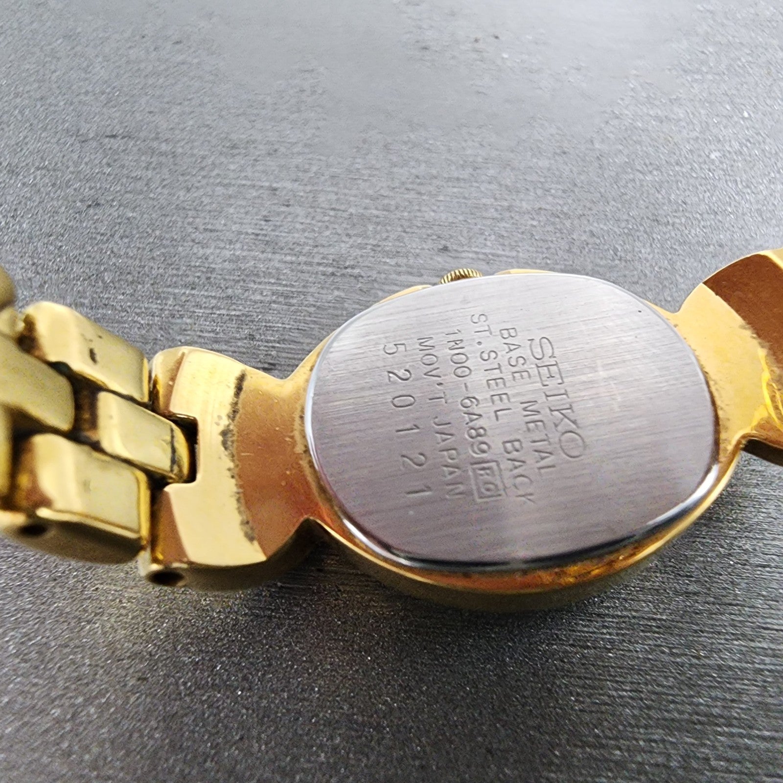 Seiko Watch Women 17mm MOP Dial Gold Tone Oval 1n006a89 New Battery VTG11