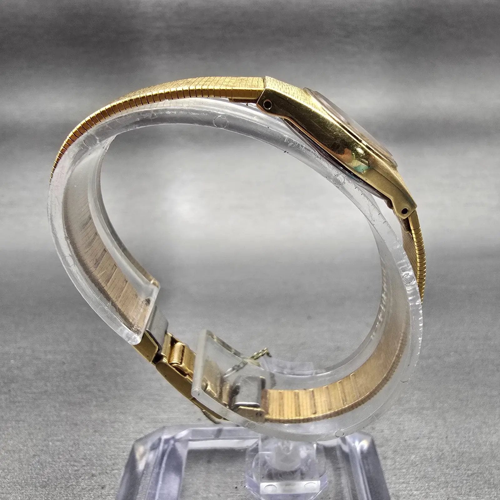 Seiko Watch Women 17mm Black Dial Gold Tone Oval 2Y00-0069 New Battery Vintage8