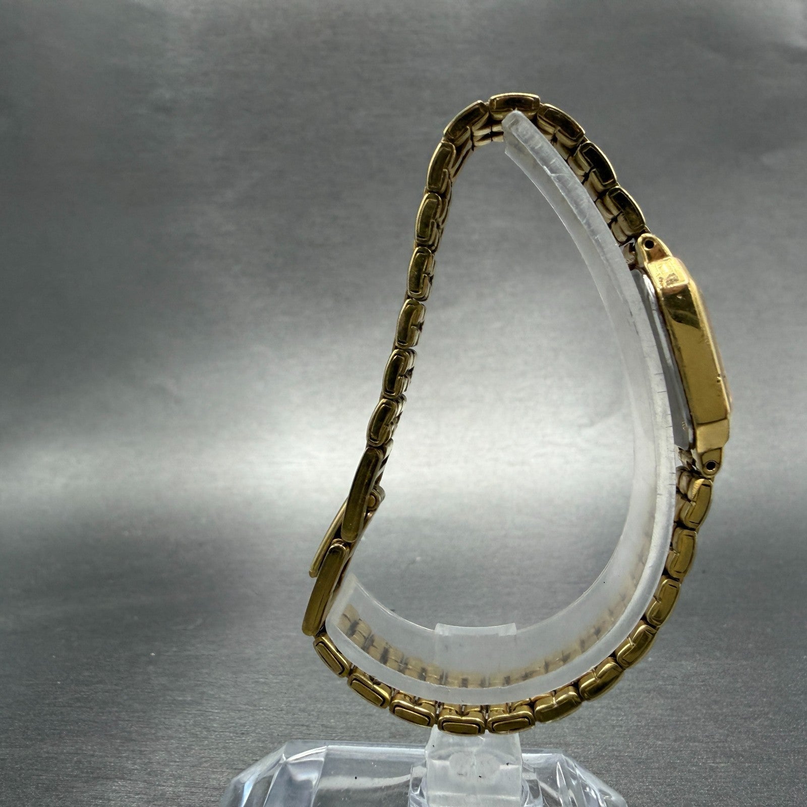 Seiko Watch Women 17mm Champagne Dial Gold Tone Octagon V400-5608 New Battery 818