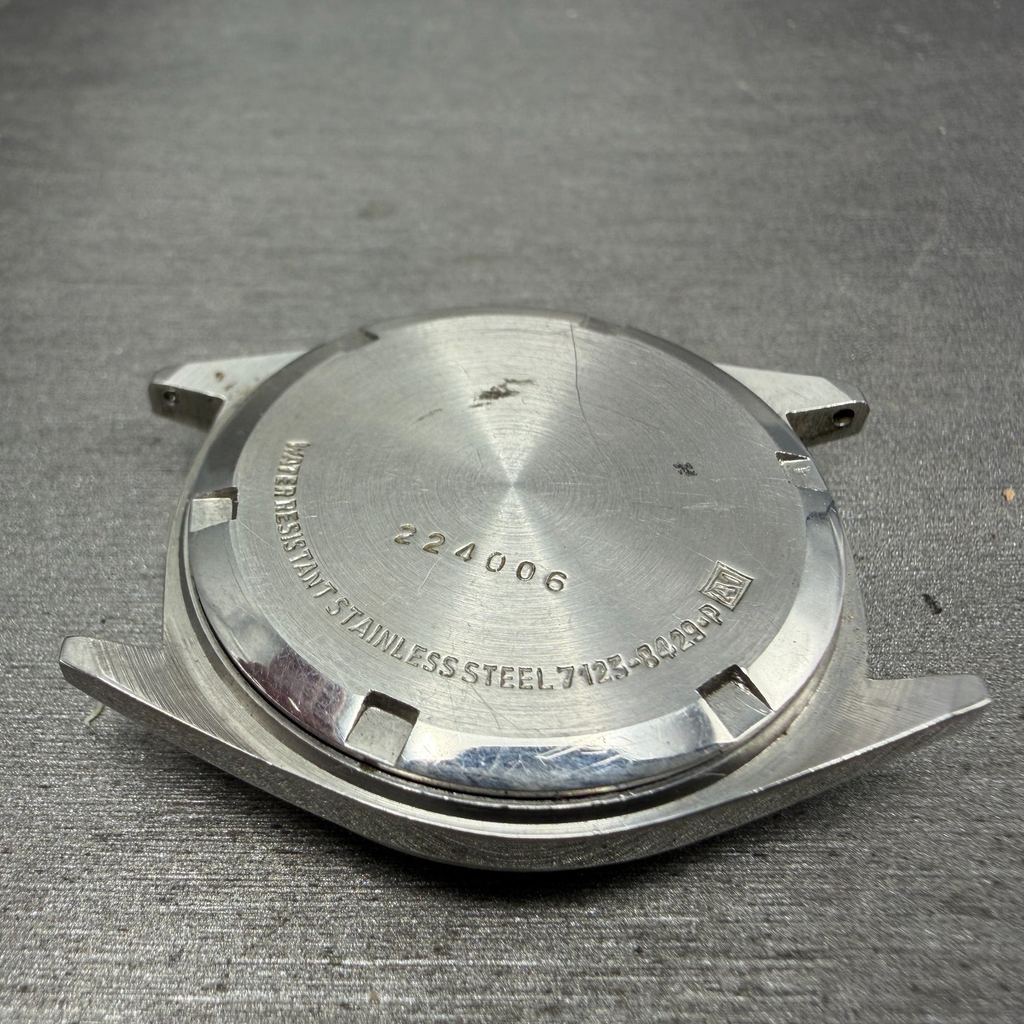 Seiko SQ Watch Men 35mm Silver Dial Silver Tone Daydate Round 7123-8429 PARTS10