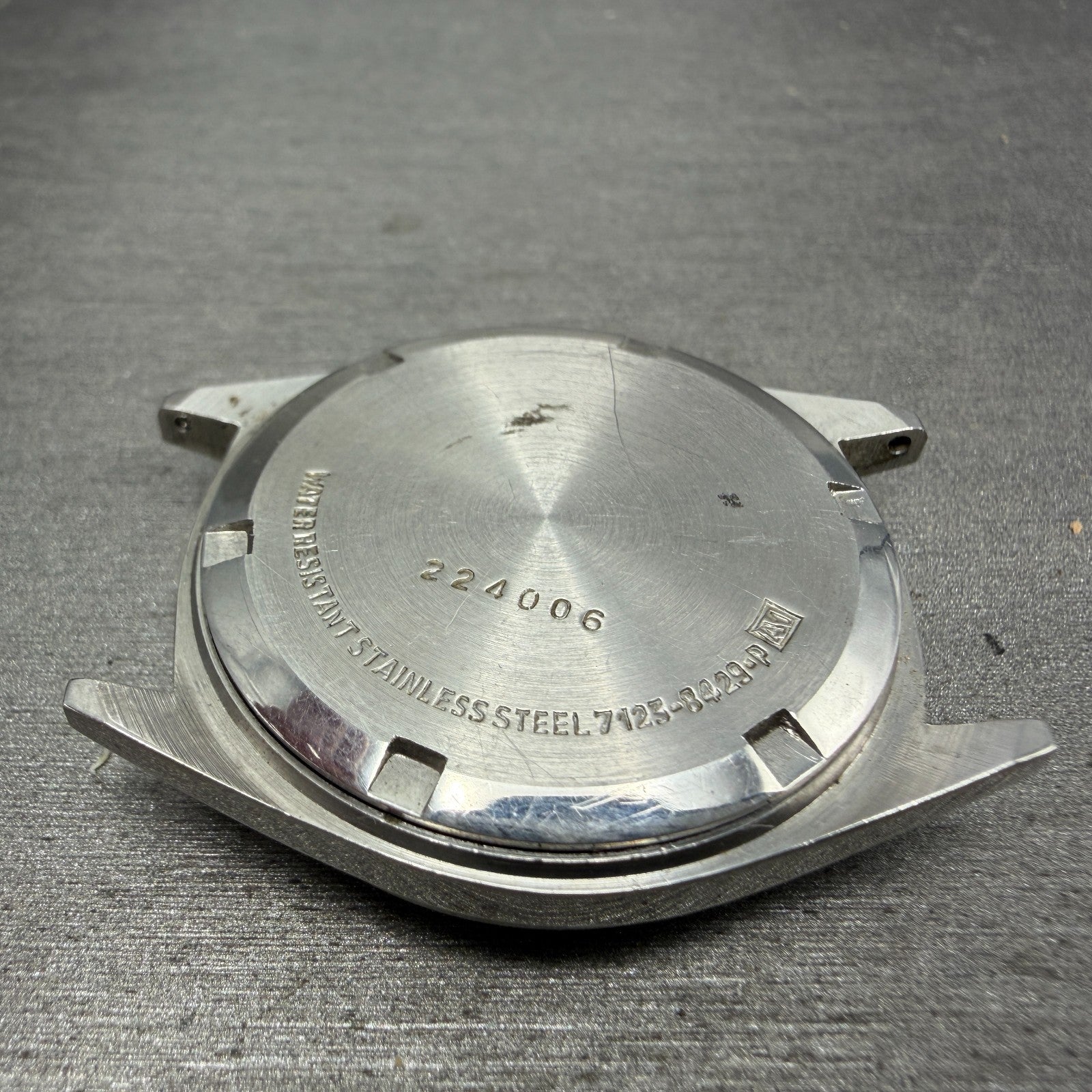 Seiko SQ Watch Men 35mm Silver Dial Silver Tone Daydate Round 7123-8429 PARTS10