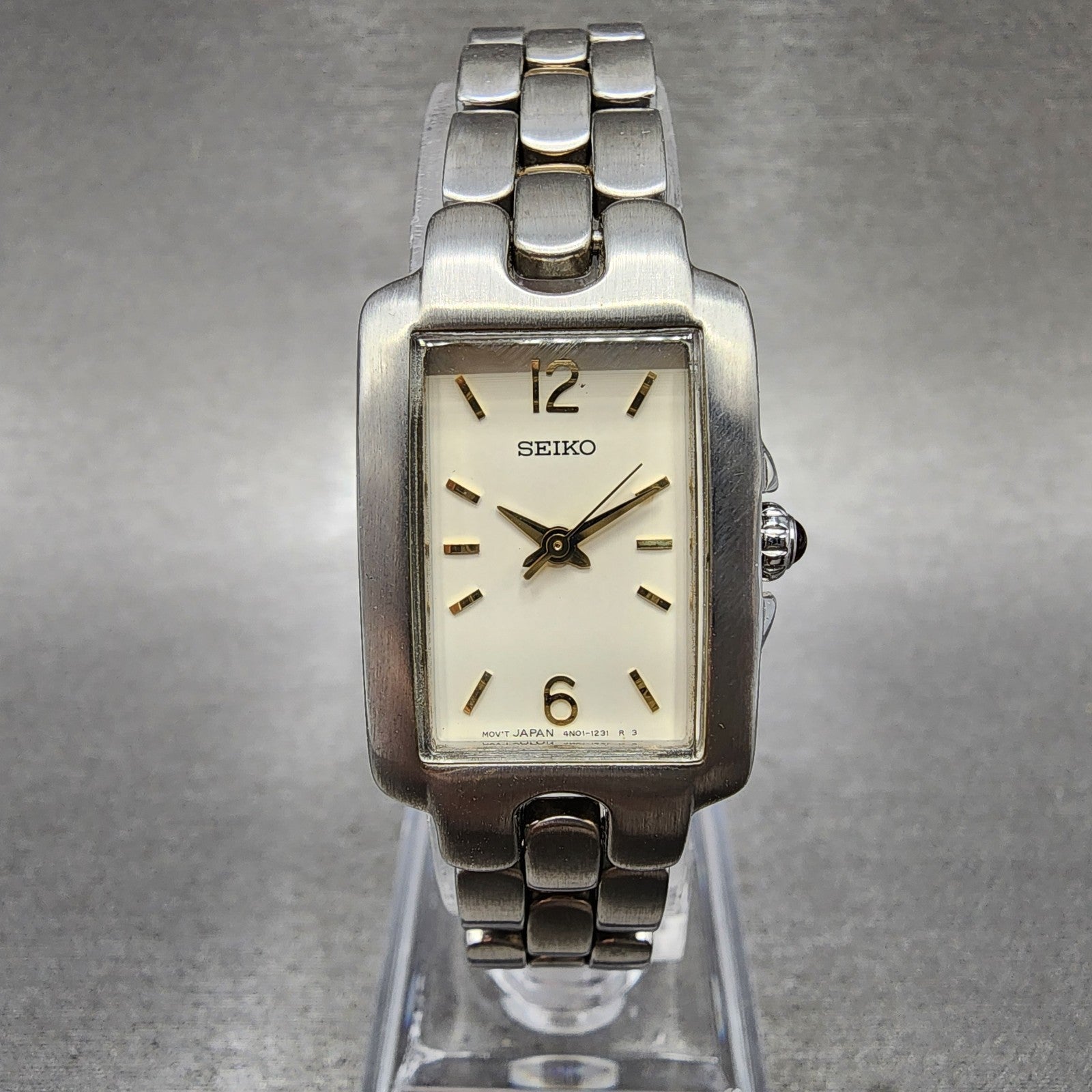 Seiko Vivace Tank Watch Women 19mm White Dial Two Tone 4n015099 New Battery0
